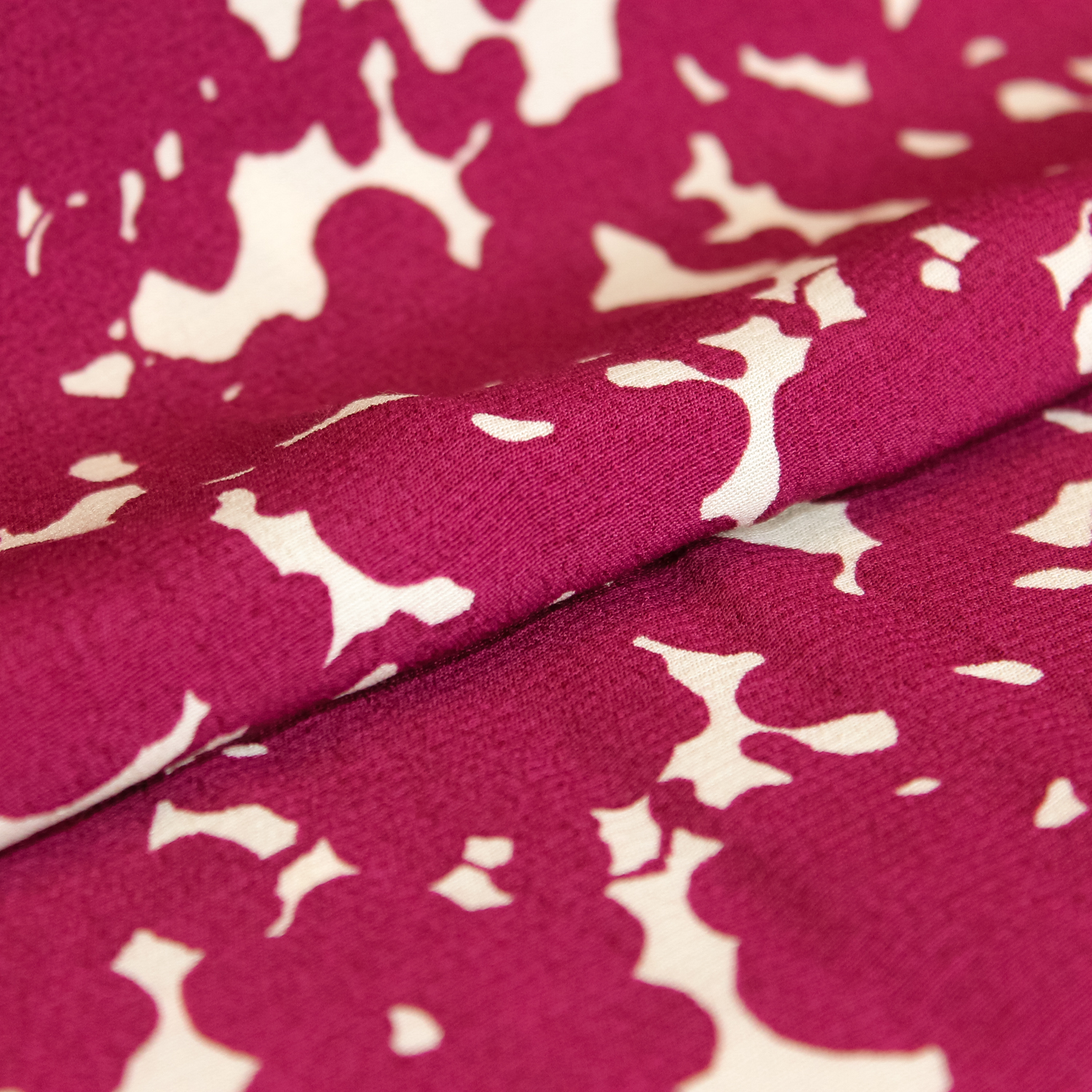 Viscose crêpe roze met vlekken - Meet Milk