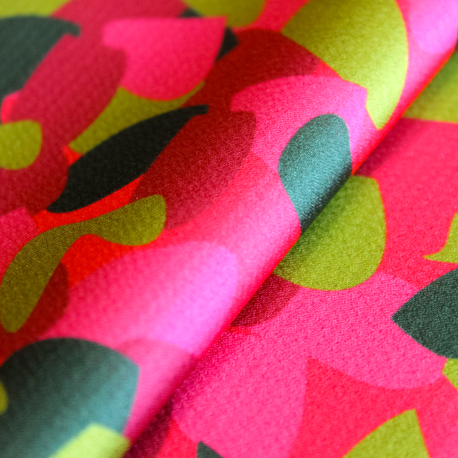 Polyester fuchsia met vlekken - Bel' Etoile