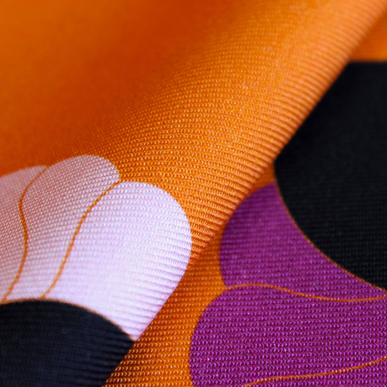 Viscose oranje met golvend motief