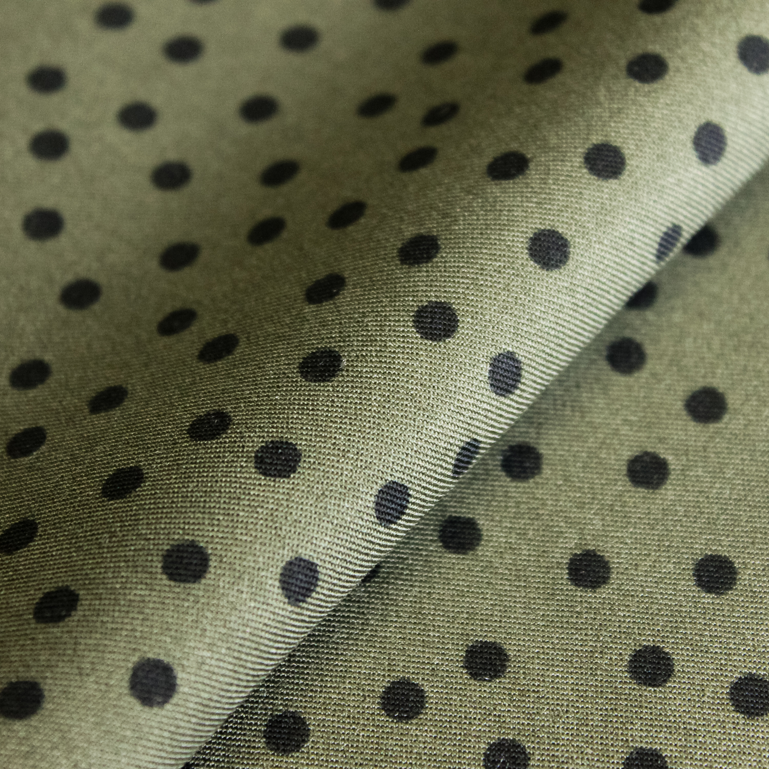 Viscose groen met bolletjes