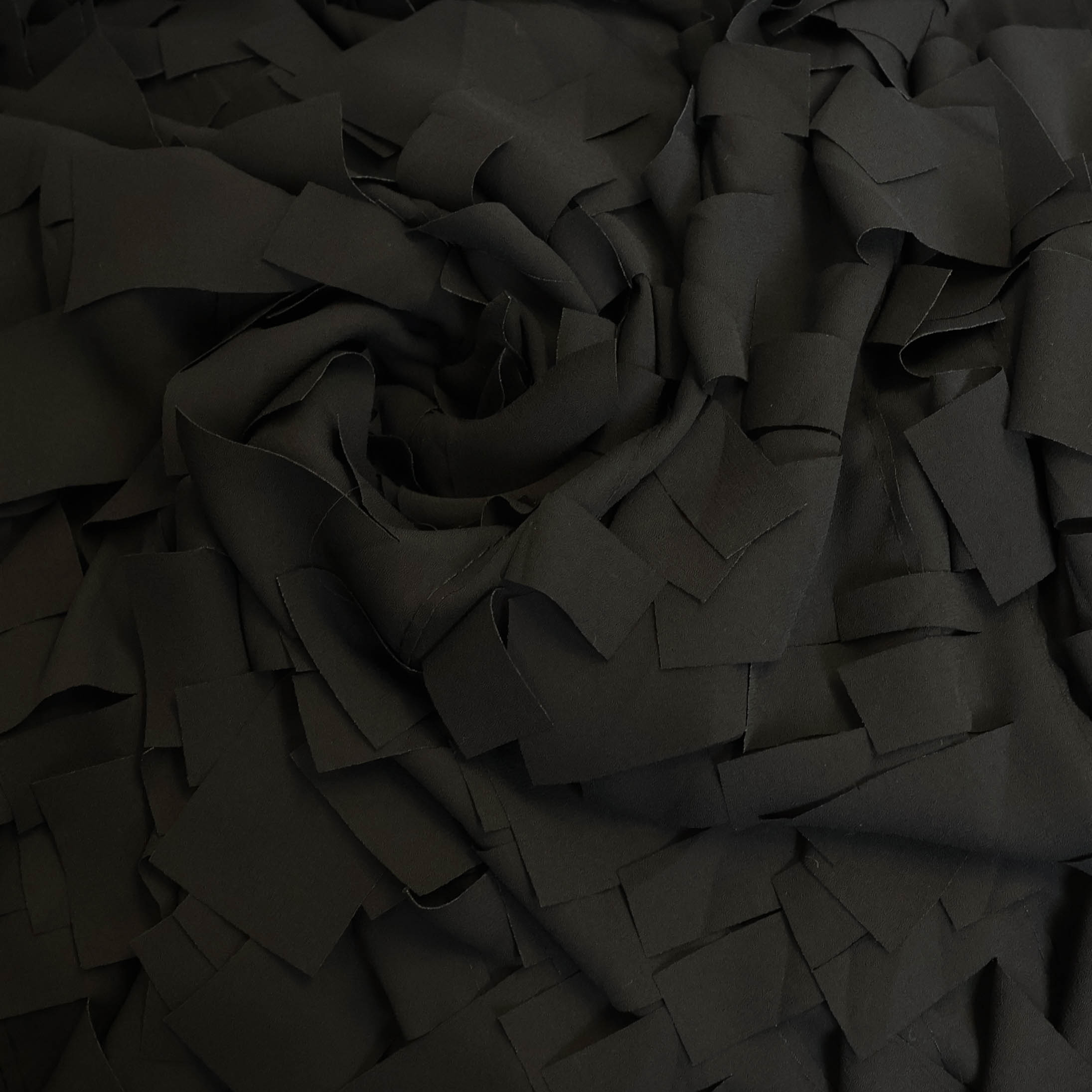 Crêpe voile zwart met rechthoekige franjes