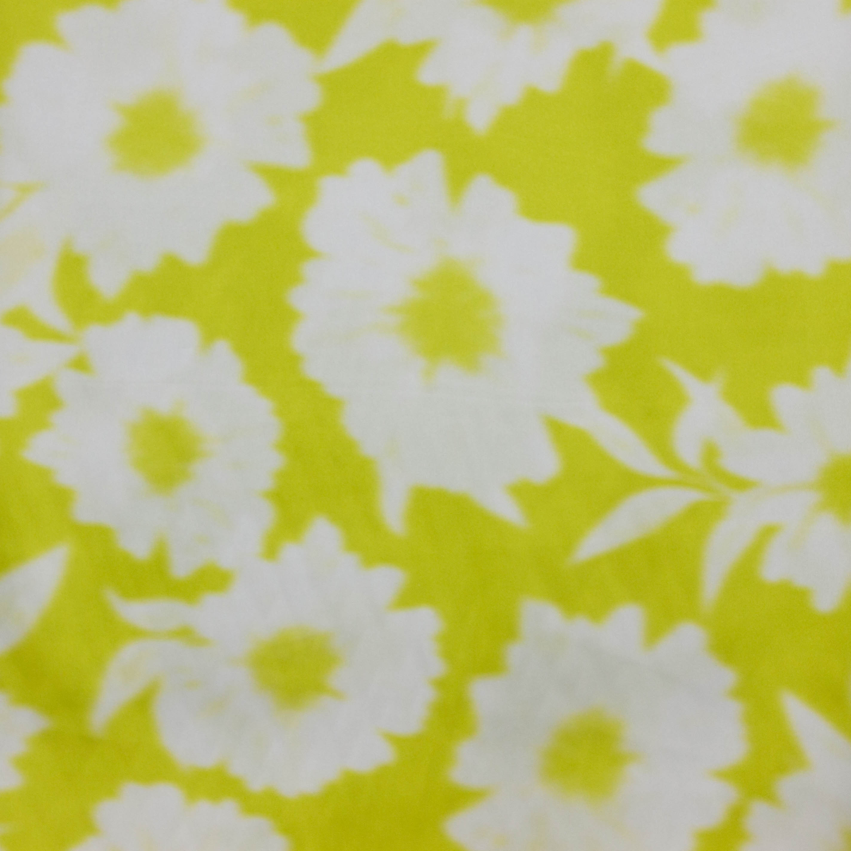 Polyester satijn groen met wazige bloemen print - A La Ville