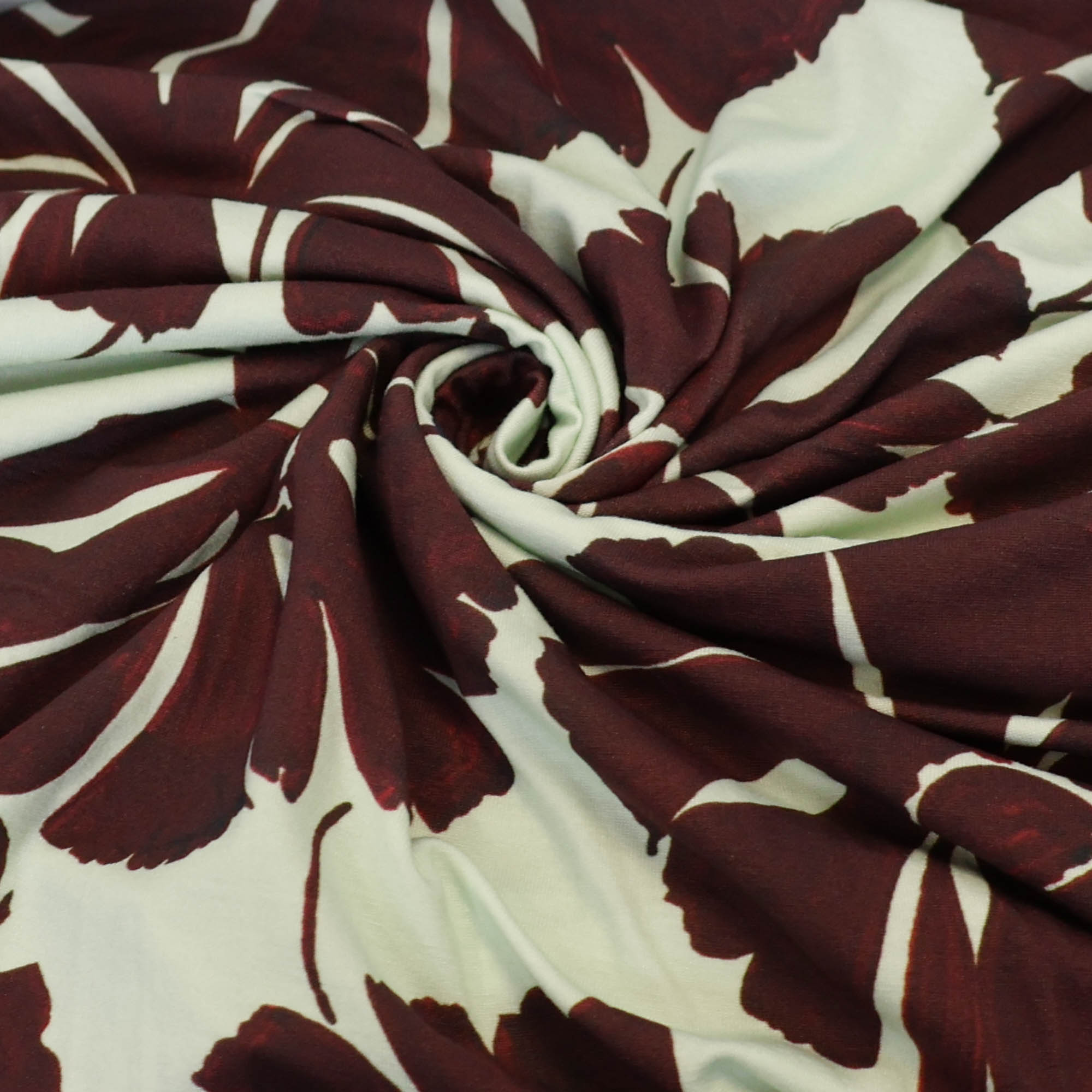 Tricot wit met bordeaux bloemen - Burda