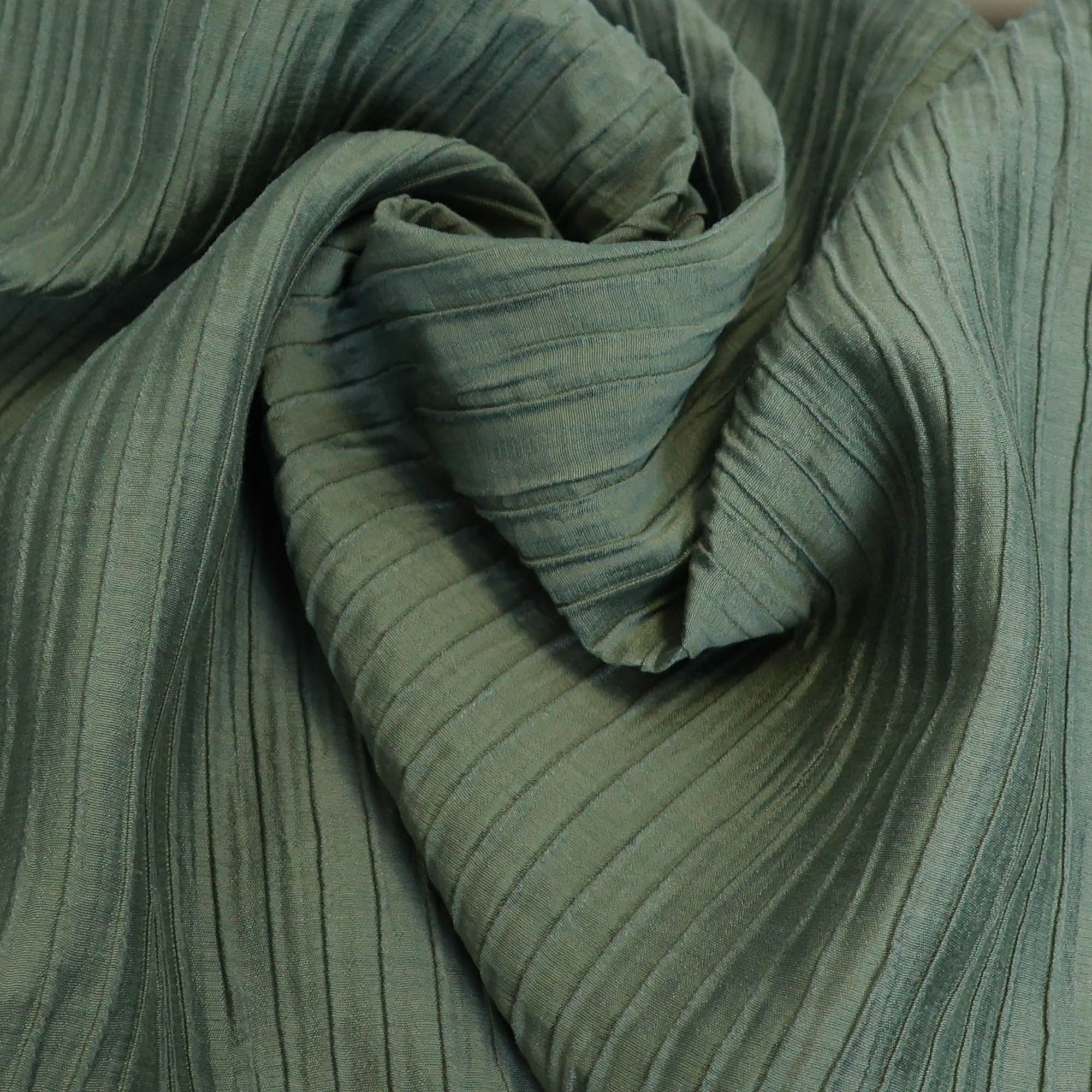 Tencel donkergroen met verticale streep - Knipmode