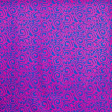 Viscose satijn roos met blauwe bloemen