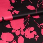 Polyester satijn zwart met roze bloemen