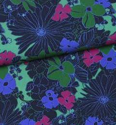 Viscose donkerblauw met bloemen