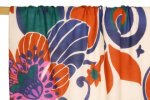 Katoen gebroken wit met blauwe en oranje bloemen - Atelier Jupe