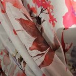 Chiffon wit met fuchsiabloemen - Lorré