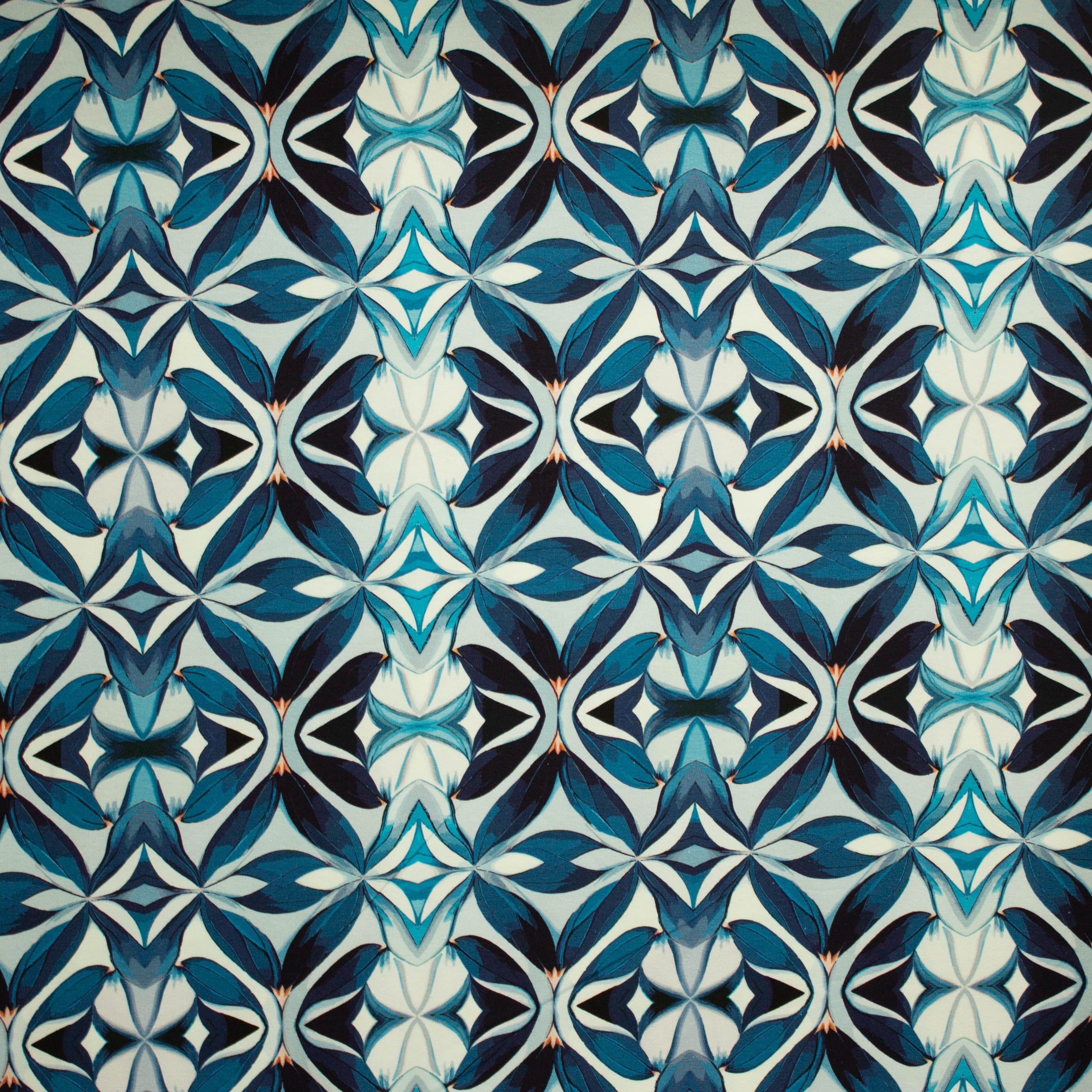 Tricot met blauwe print