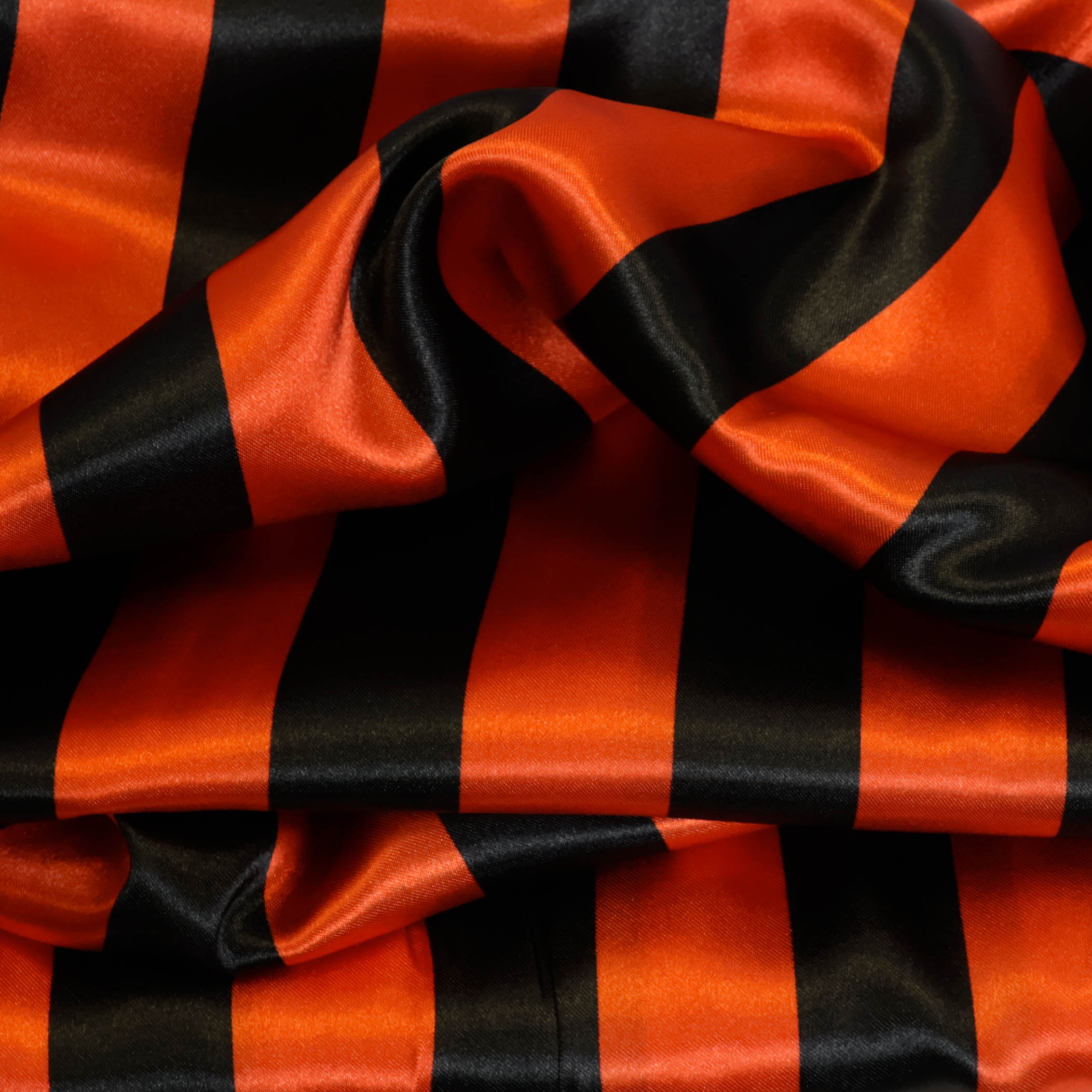 Polyester zwart rood gestreept