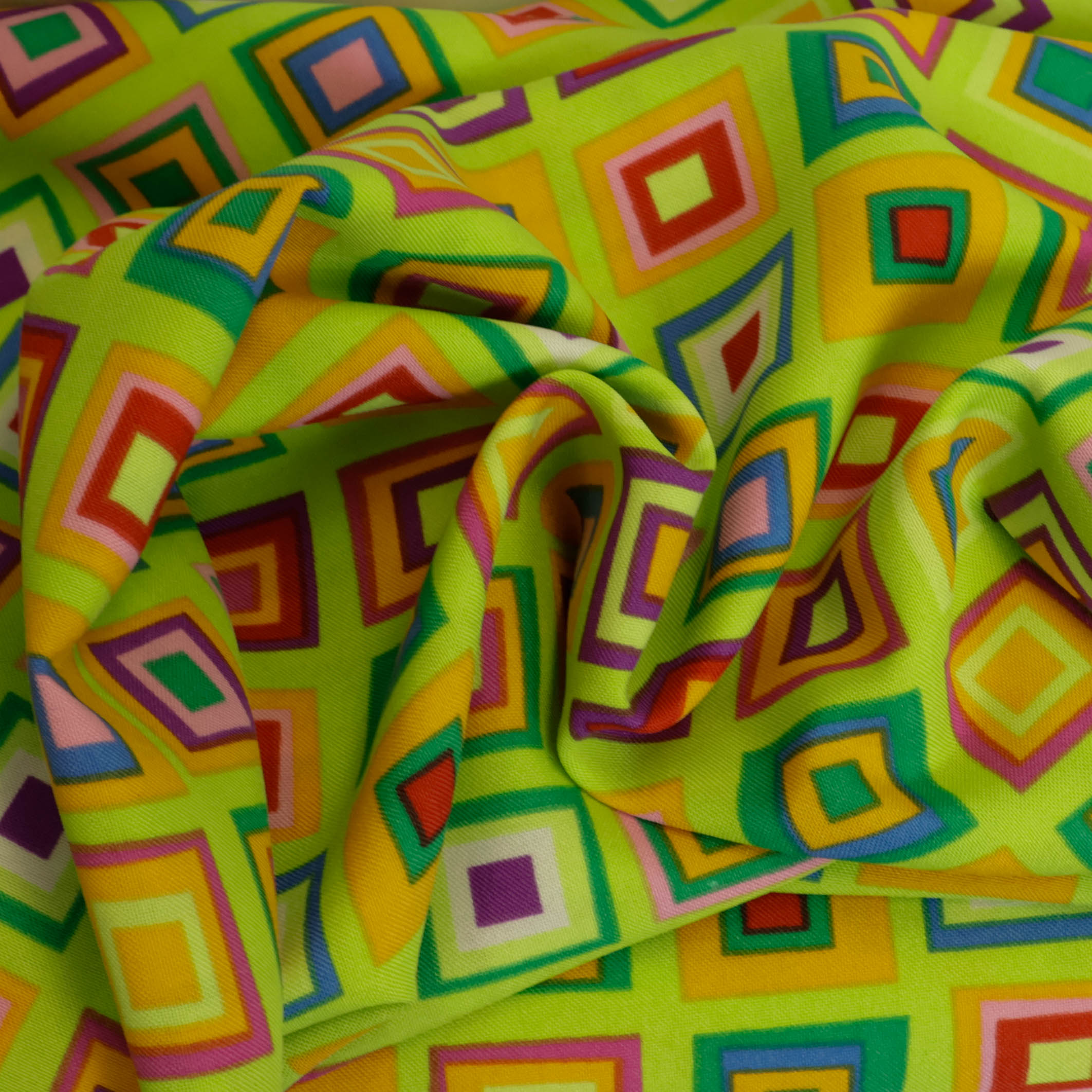 Polyester groen met gekleurde vierkantjes