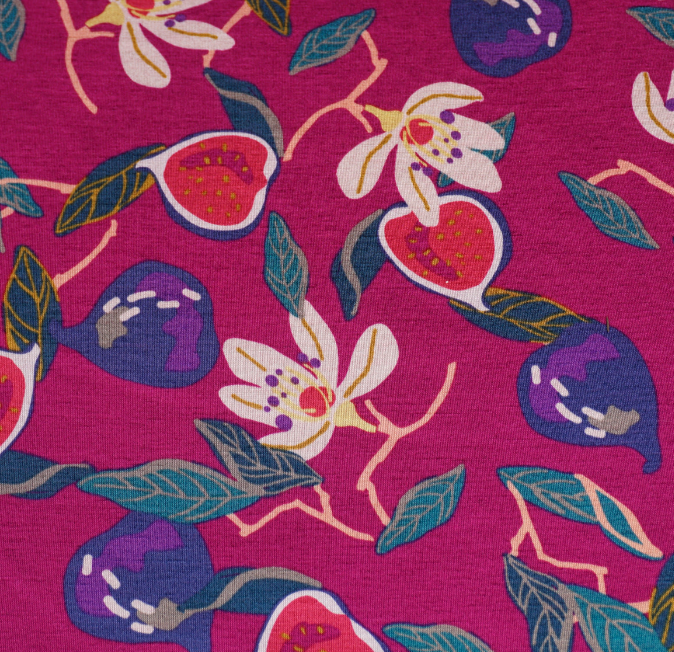 Sweaterstof cyclaam paars met bloemenprint  - Qjutie & the Qjutest