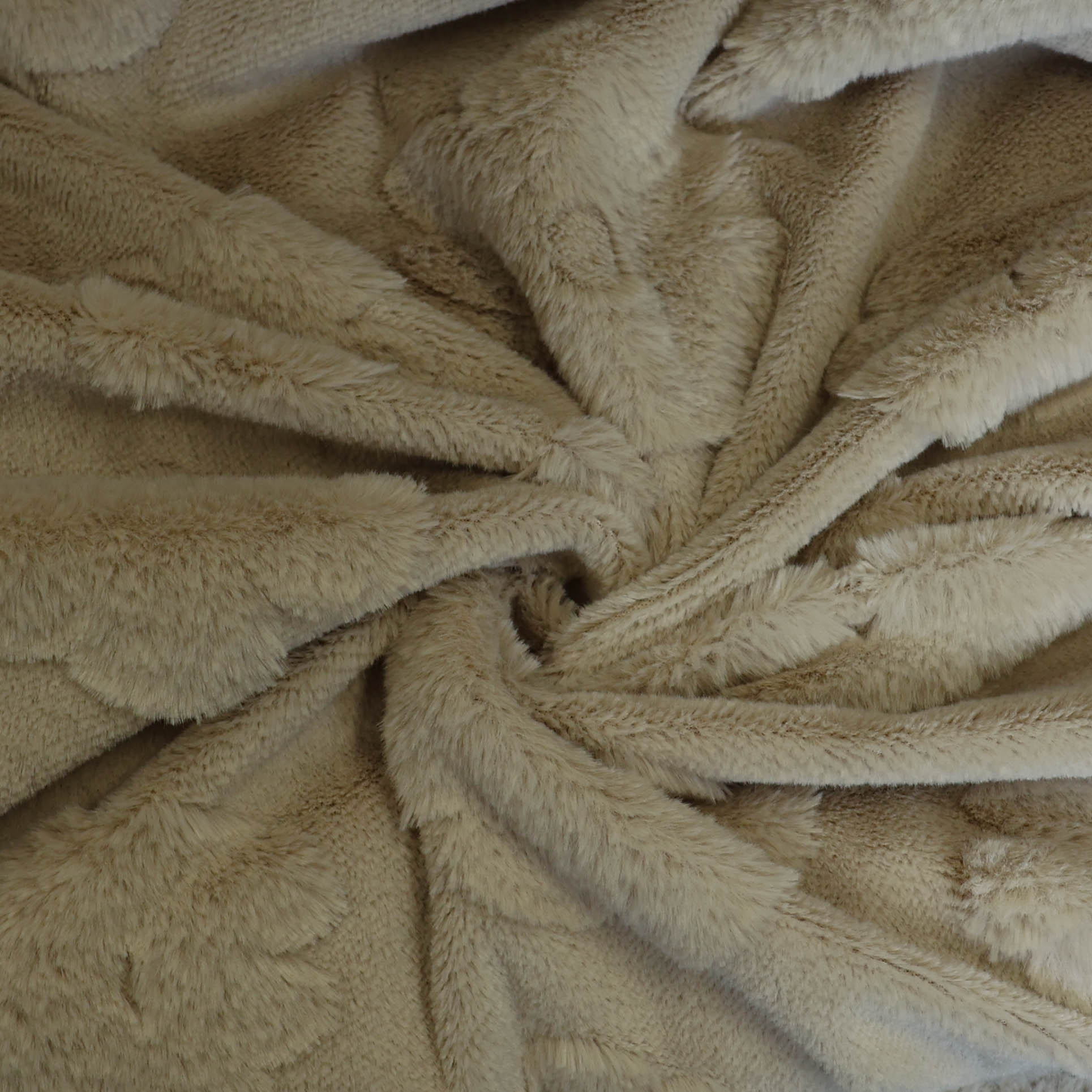 'Fancy fur' Pels beige met bloemen