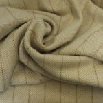 Mantelstof ecru met visgraatpatroon - Knipmode