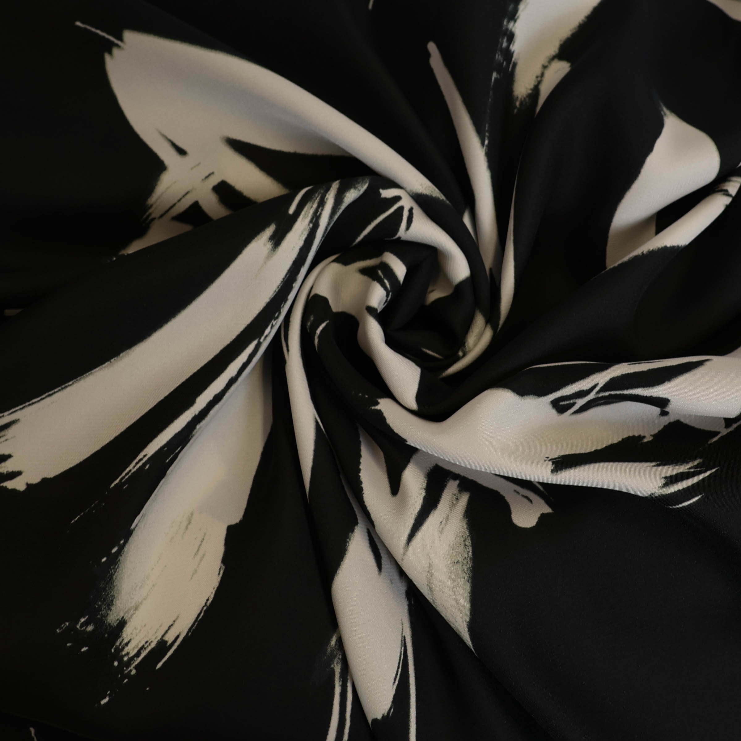Polyester zwart met wit patroon