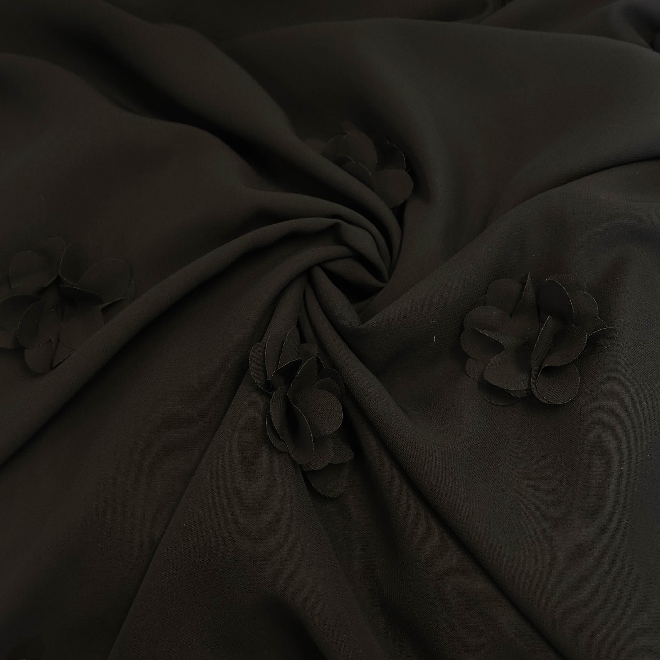 Voile zwart met bloemen
