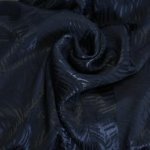 Viscose jacquard navy blauw met bladermotief