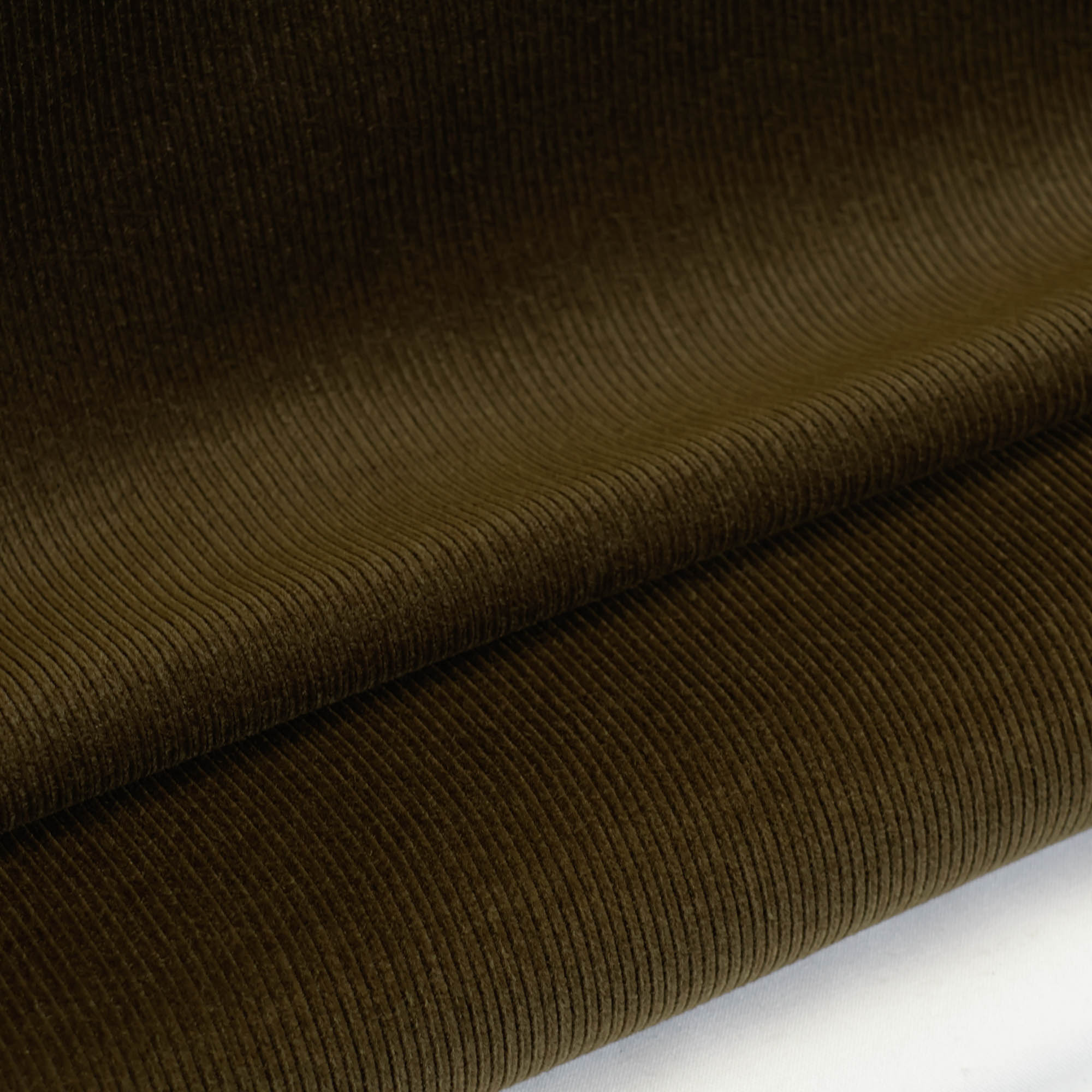 Ribfluweel donker kaki