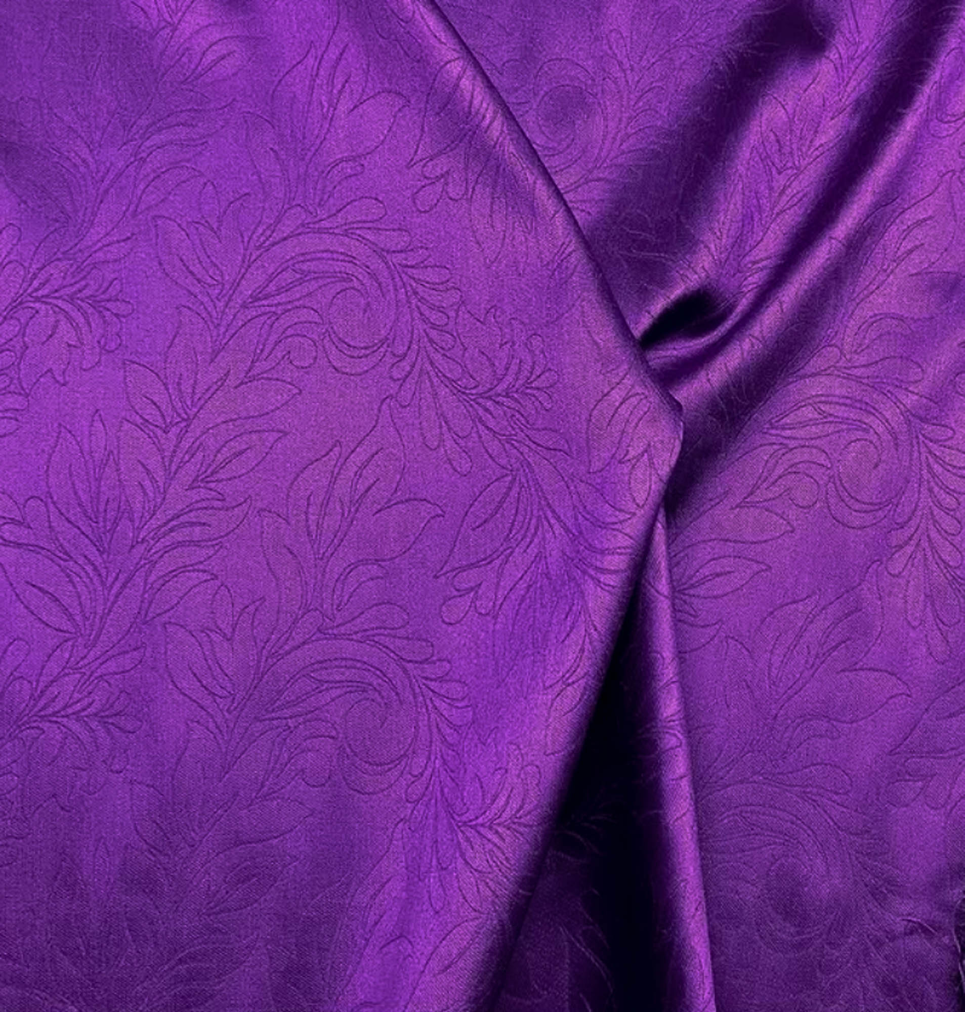 Zijden jacquard paars  - Lorré