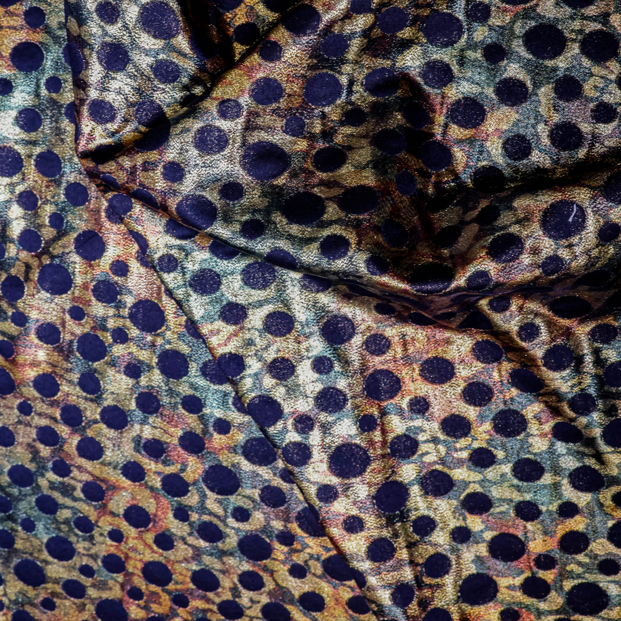 Viscose jacquard metallic glinstering met zwarte bollen  - Lorré