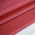 Katoen rood met kleine bloemetjes