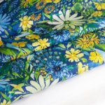 Katoen blauw met gele bloemen