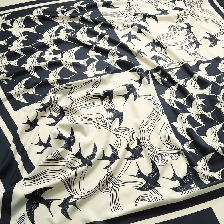 Satijnen paneel zwaluwen - Katia Fabrics