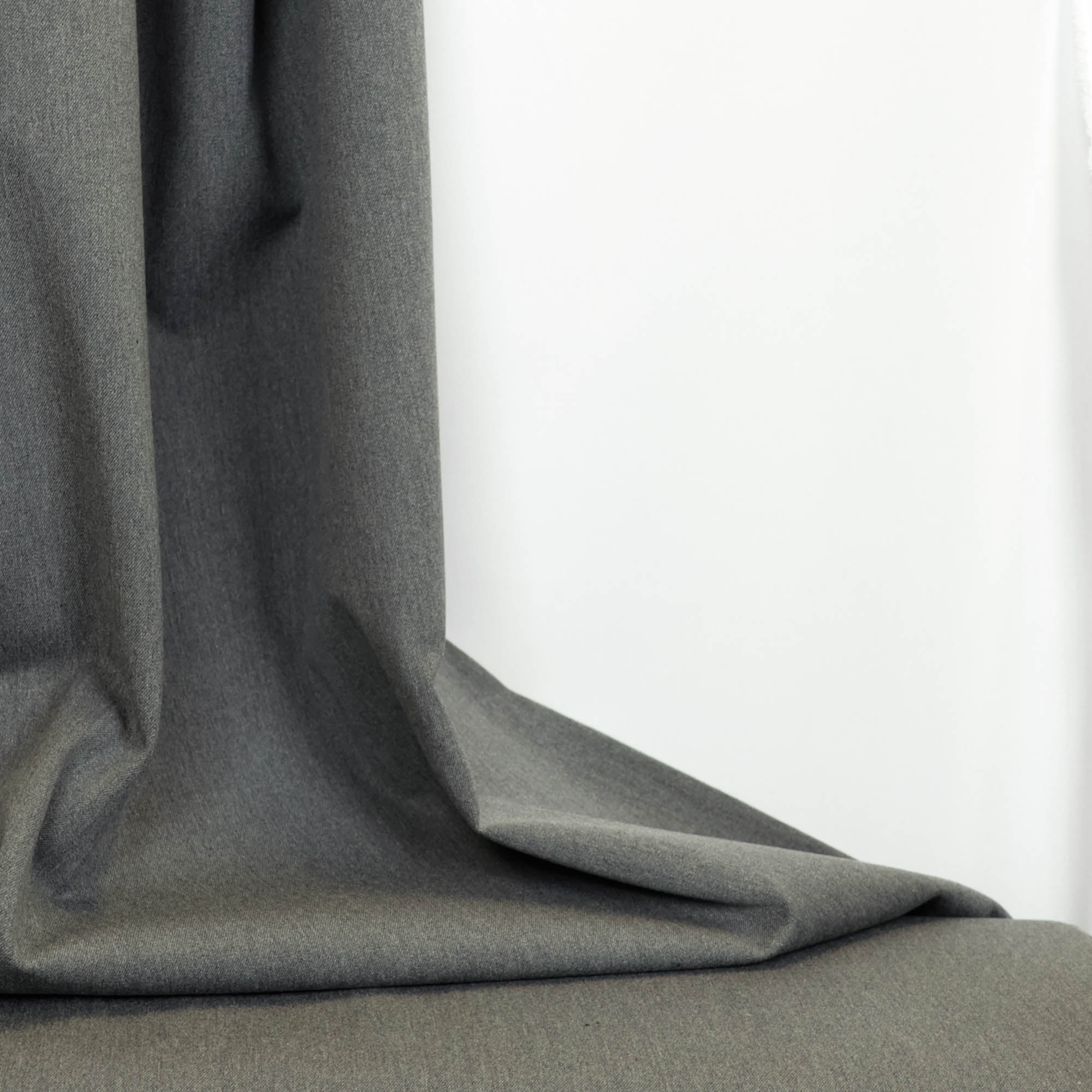 Stretch gabardine grijs