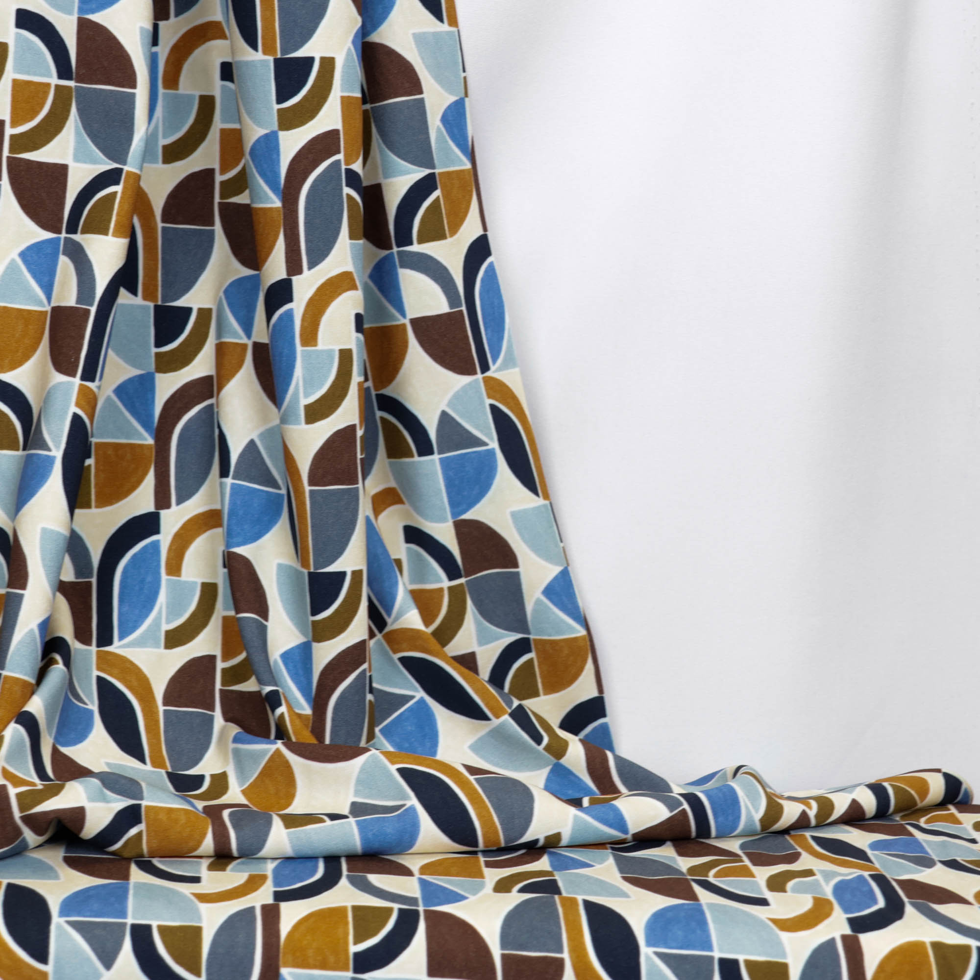 Viscose ecru met abstract patroon  - A La Ville