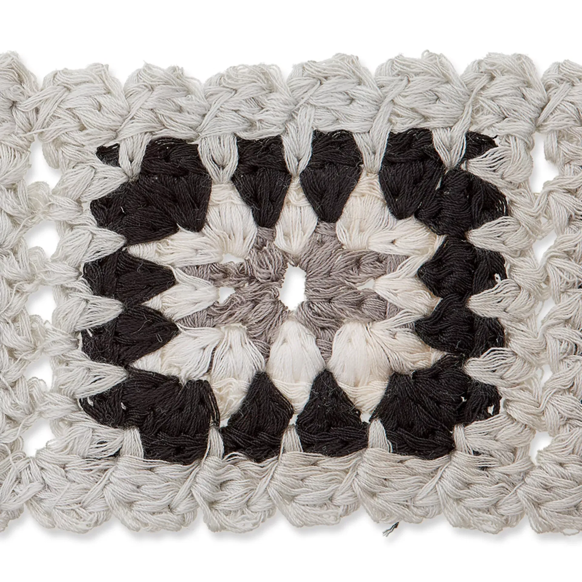 Gehaakte boord grijs, zwart, wit - Qjutie & the Qjutest