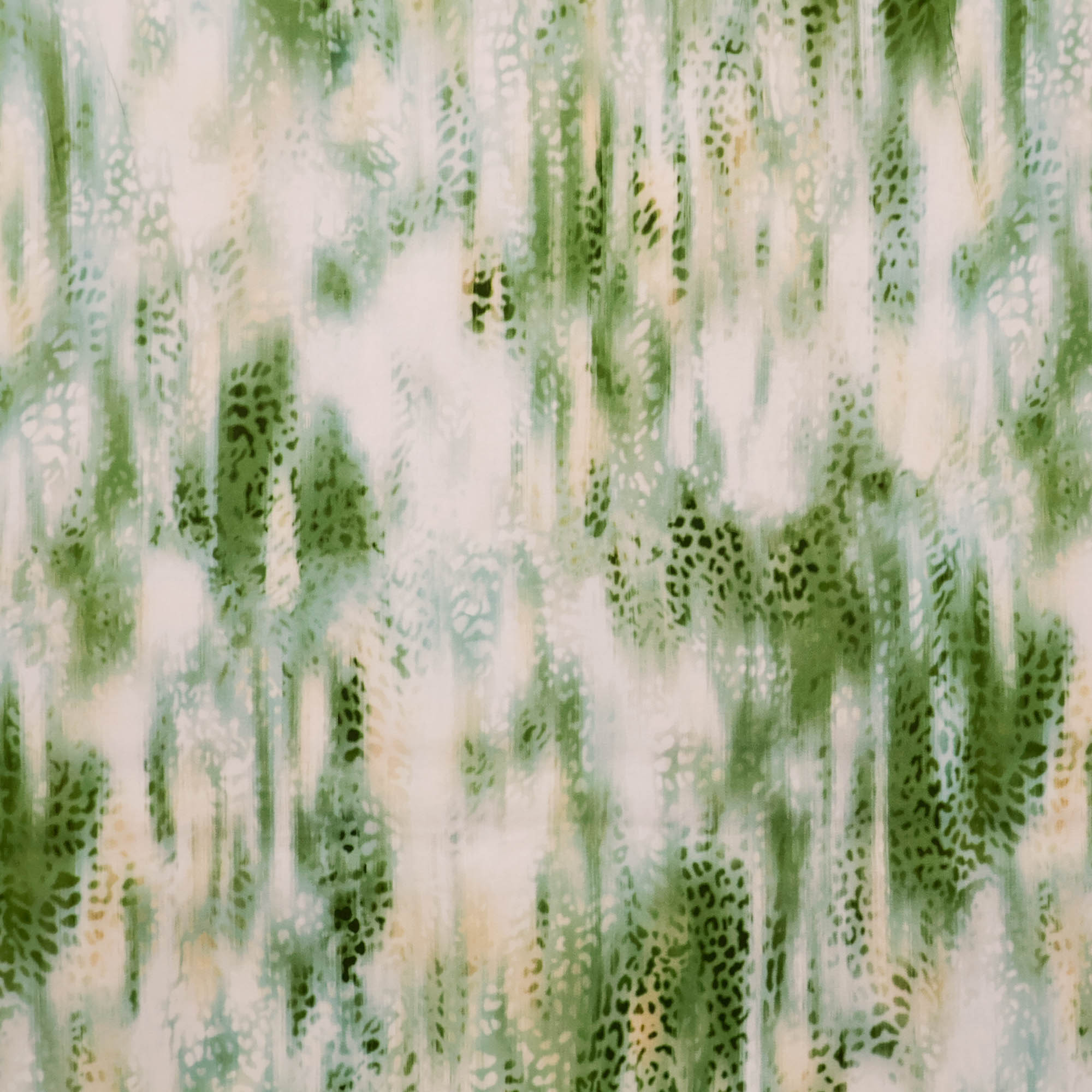 Viscose licht elastisch met panterpatroon