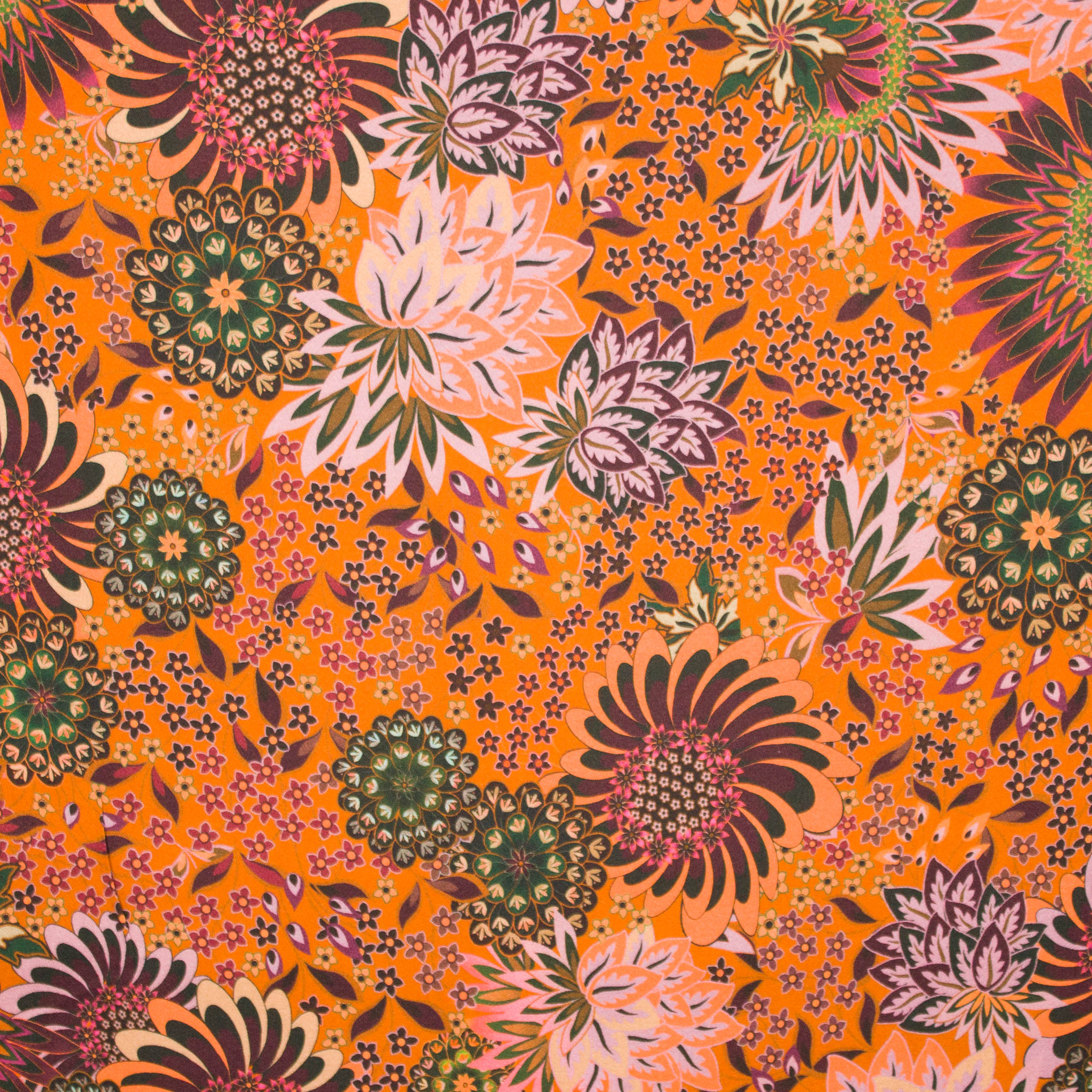 Crêpe oranje met bloemenmotief