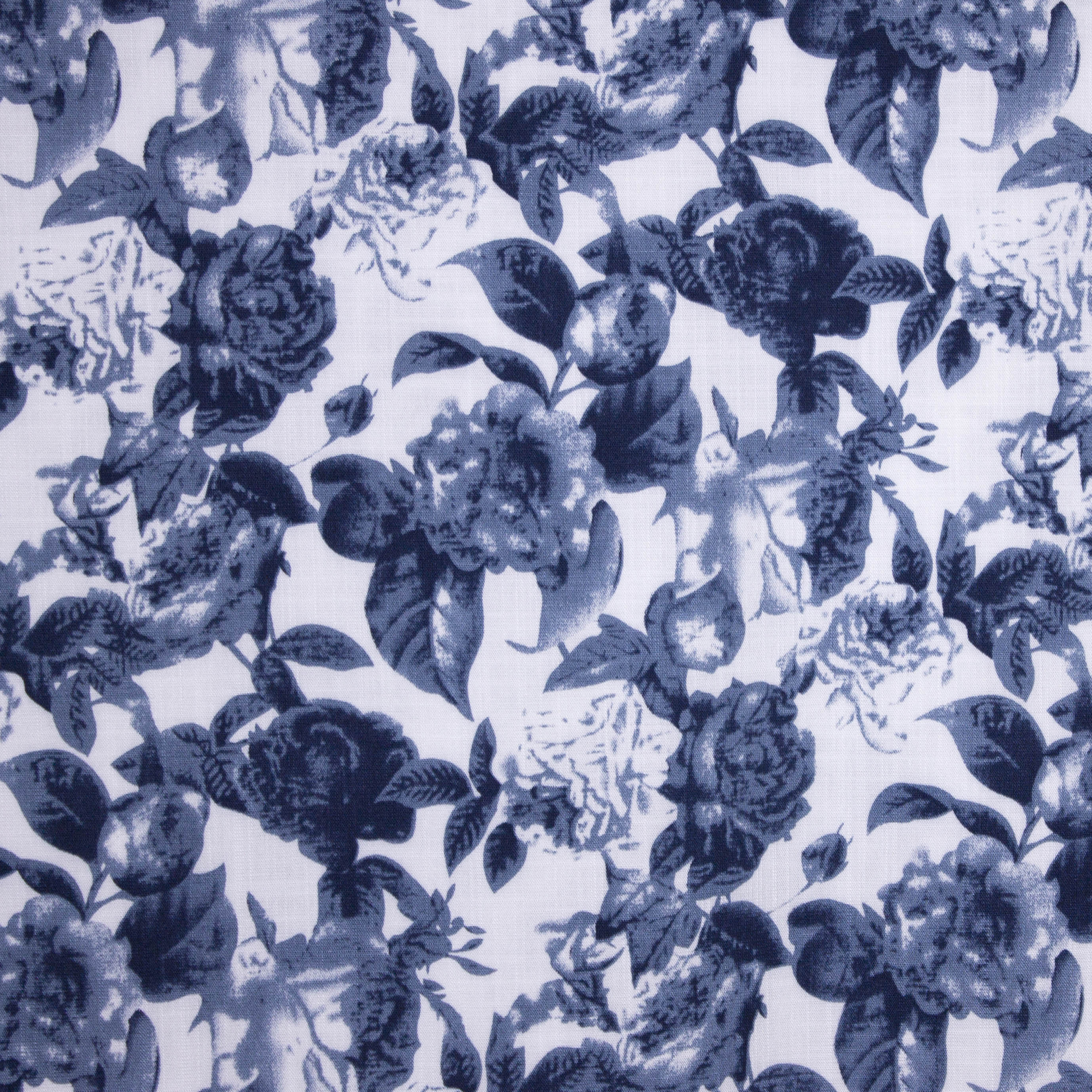 Witte viscose met bloemenmotief van Stitched by you