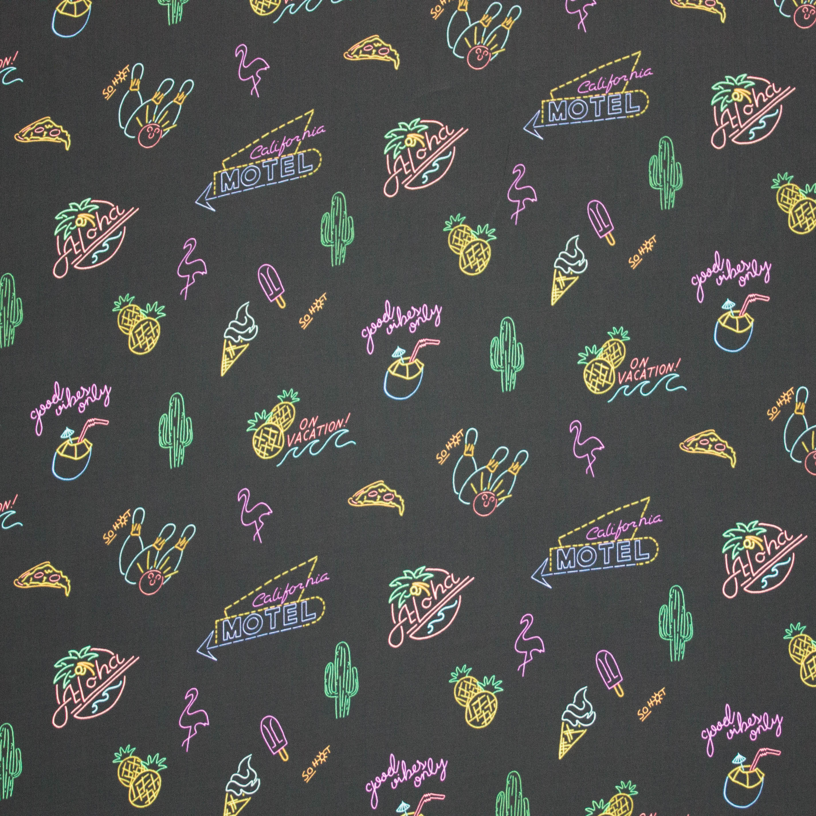 Zwarte viscose met neon motief