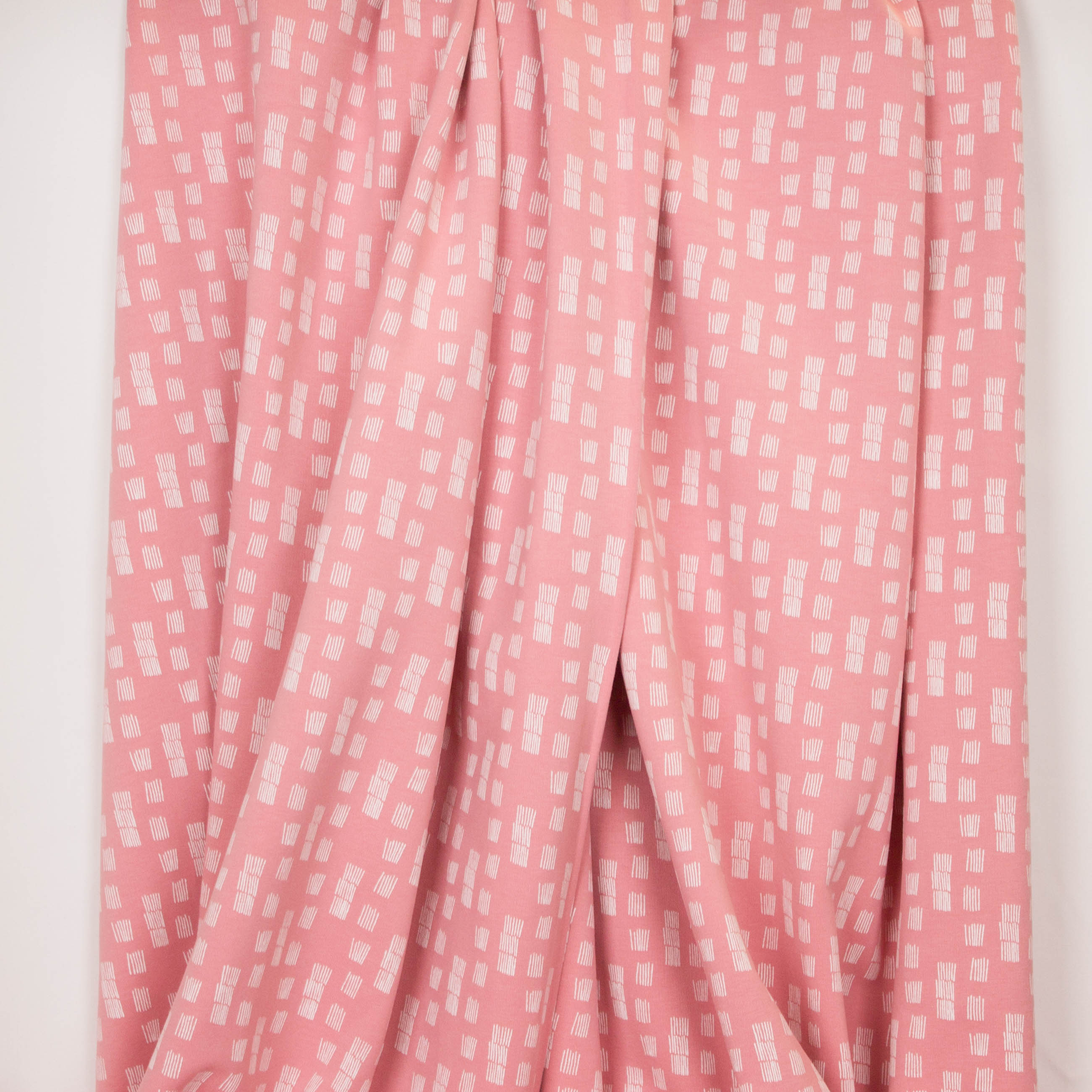 Roze sweaterstof met witte streepjes van 'Poppy'