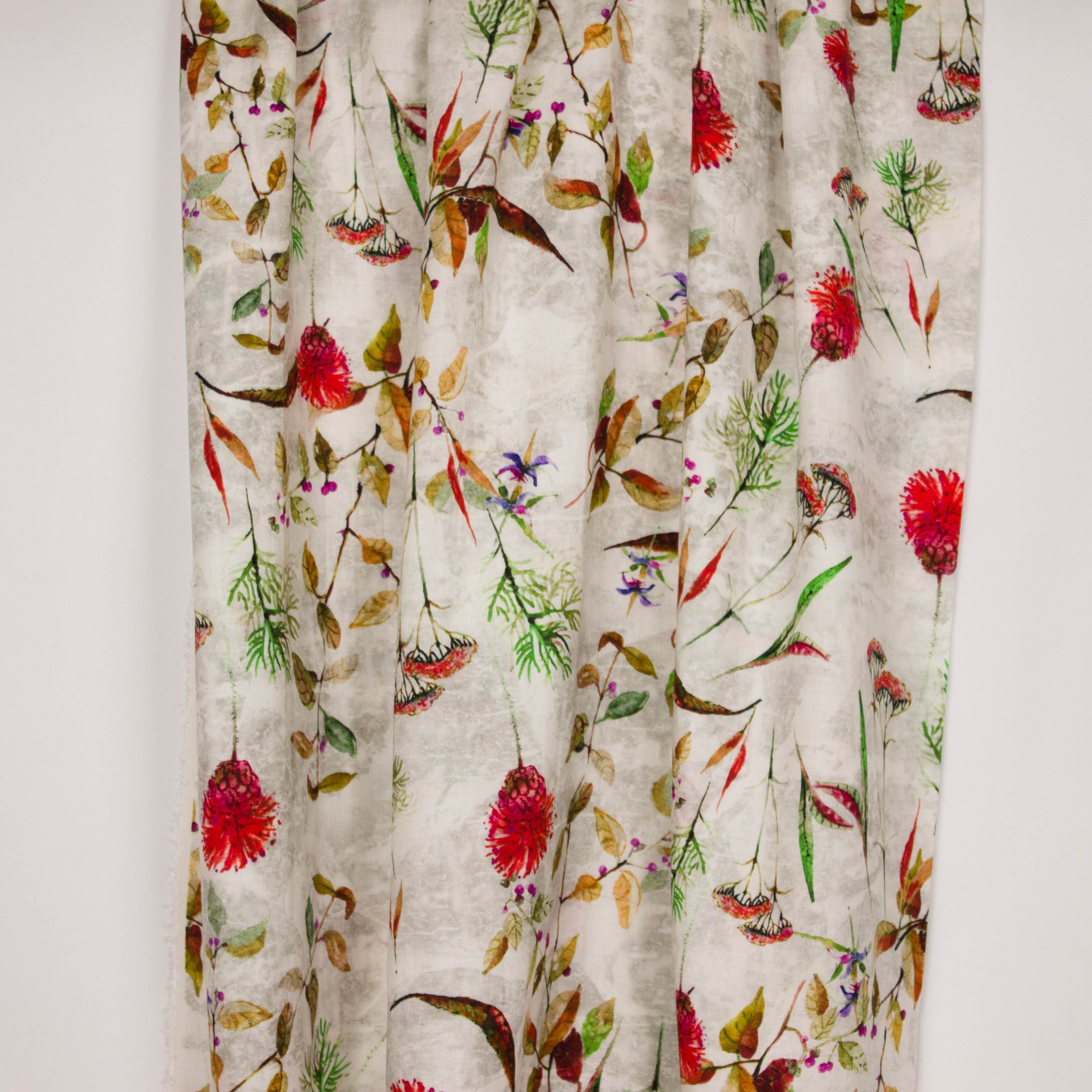 Ecru linnen / rayon met planten en bloemen