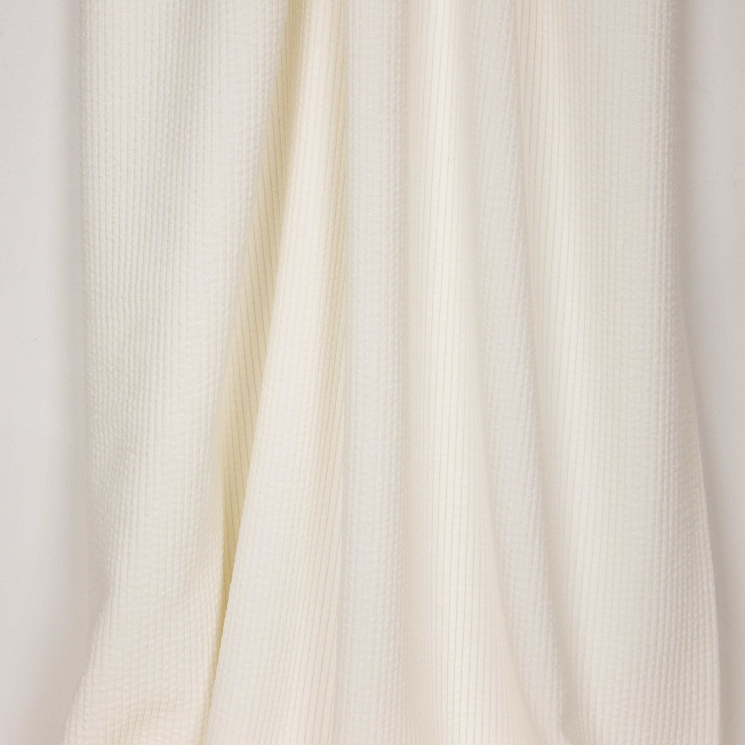 Witte viscose - polyester ribfluweel uit 'B- Trendy'