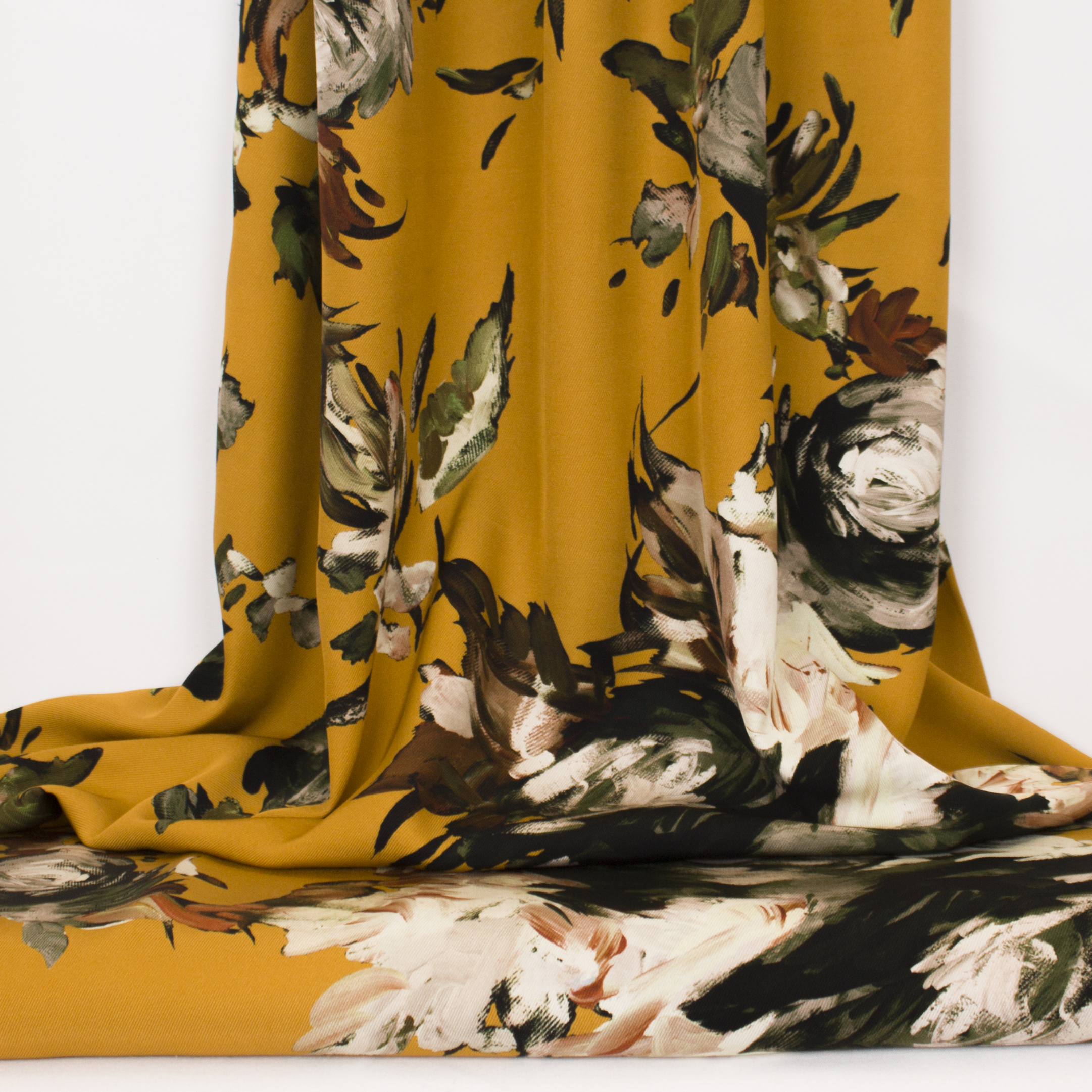 Oker geribbelde viscose met bloemen van Fibre Mood