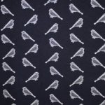 Donkerblauwe viscosetricot met witte vogels