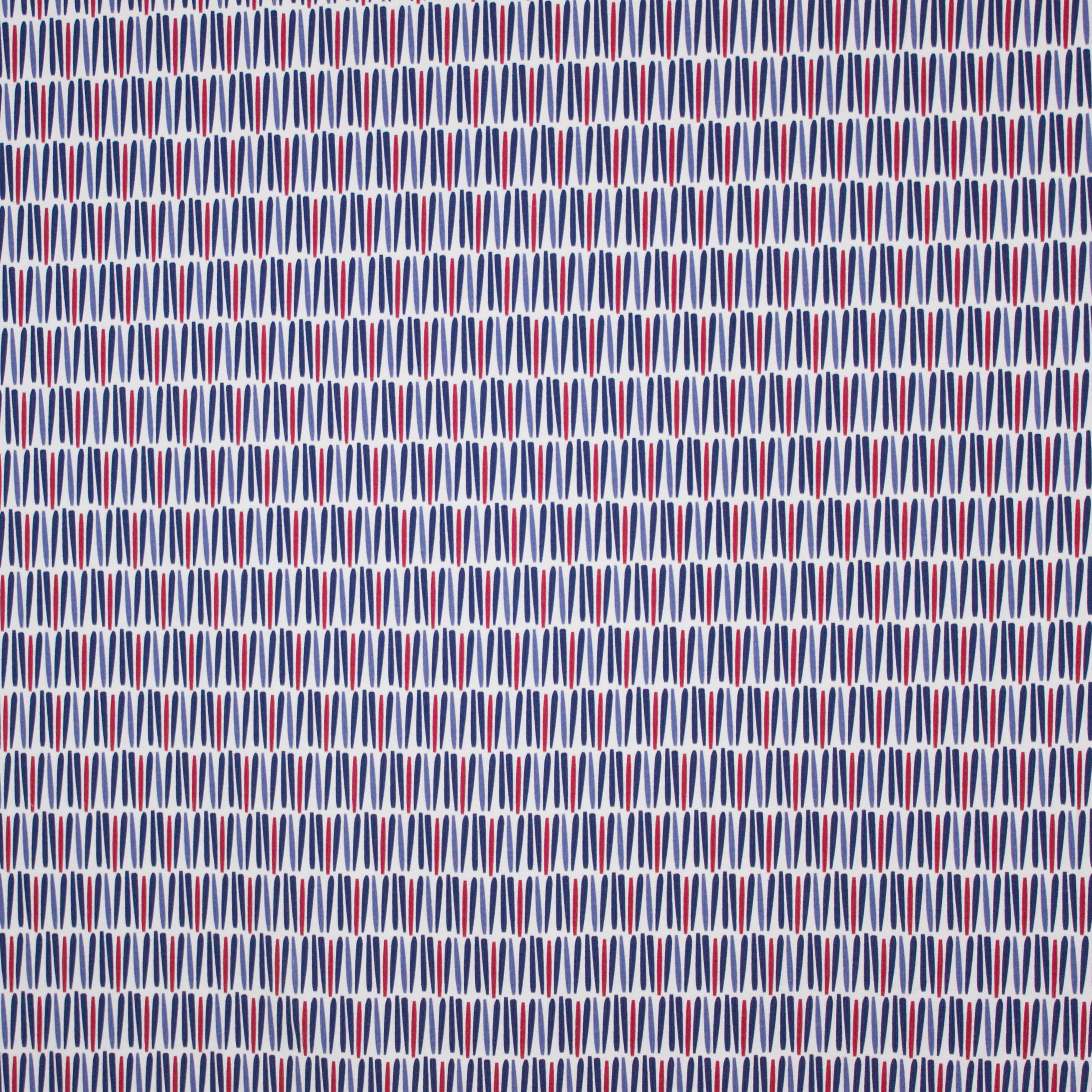 Witte organische tricot met blauw en rood streepjes motief van 'Lillestoff'