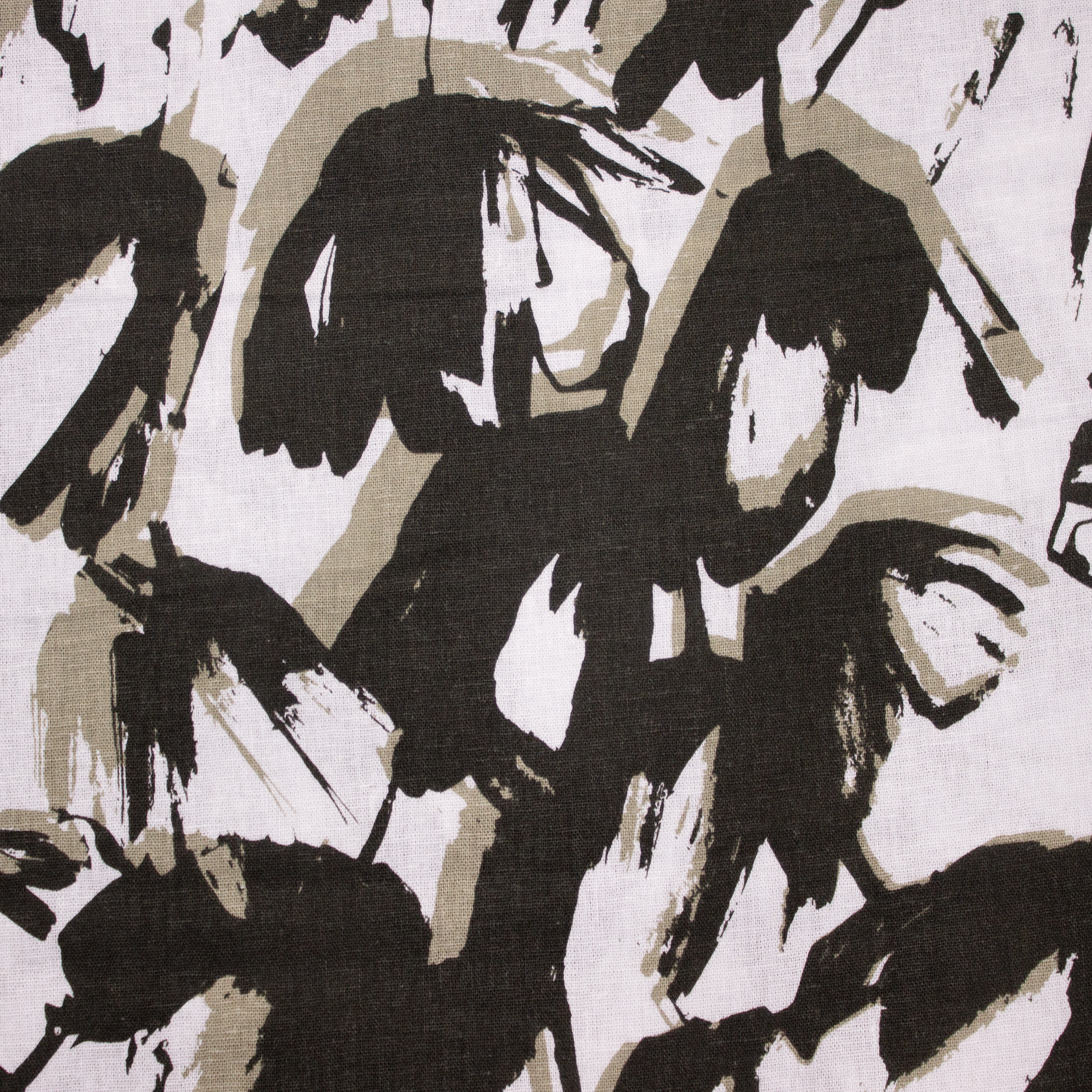 Witte viscose linnen mengeling met zwarte bloemen
