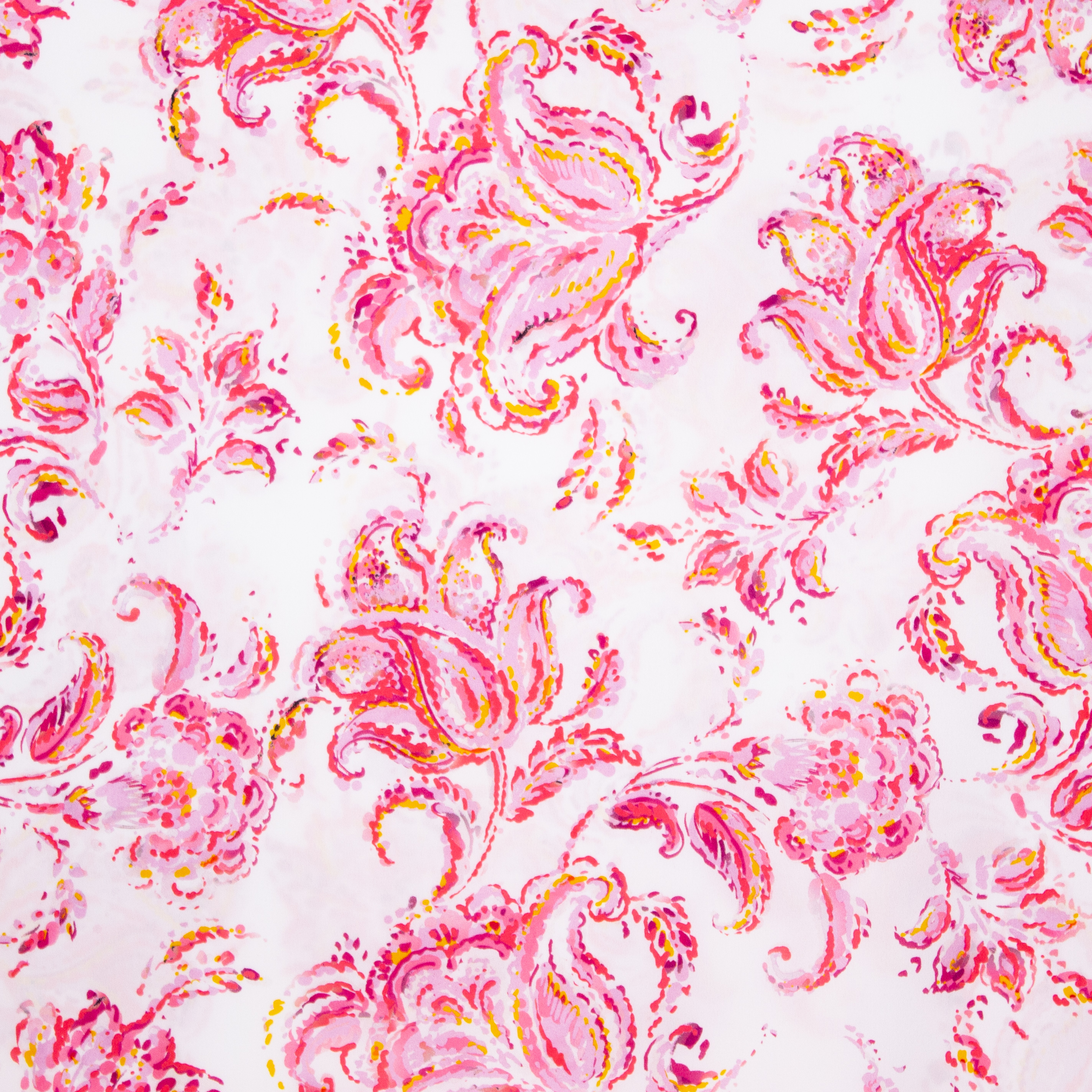 Witte crêpe met roze bloemen