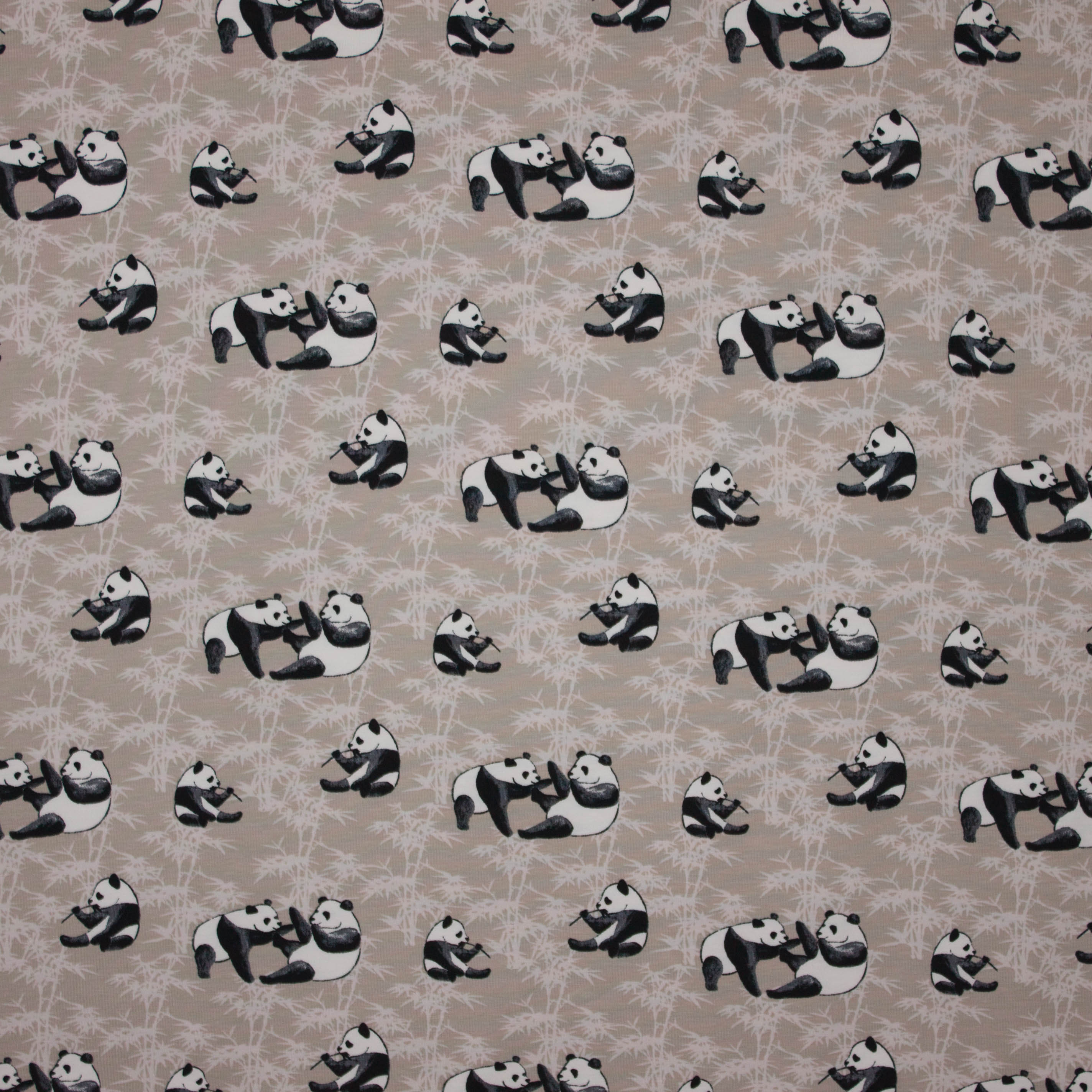 Beige tricot met panda's en  bamboe motief
