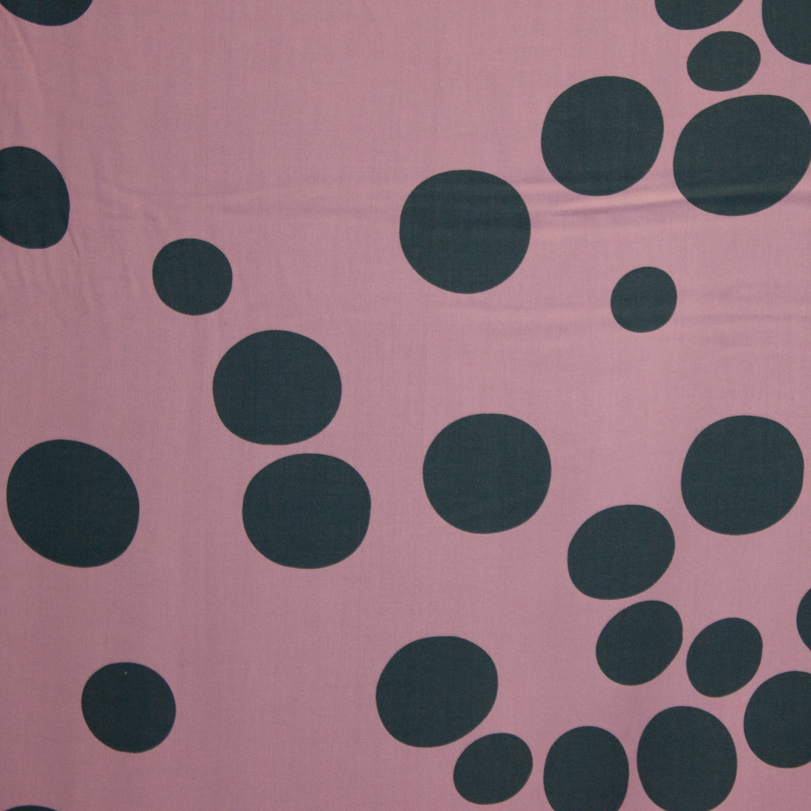 Lila ecologische viscose met donkerblauwe bollen van Mind The Maker