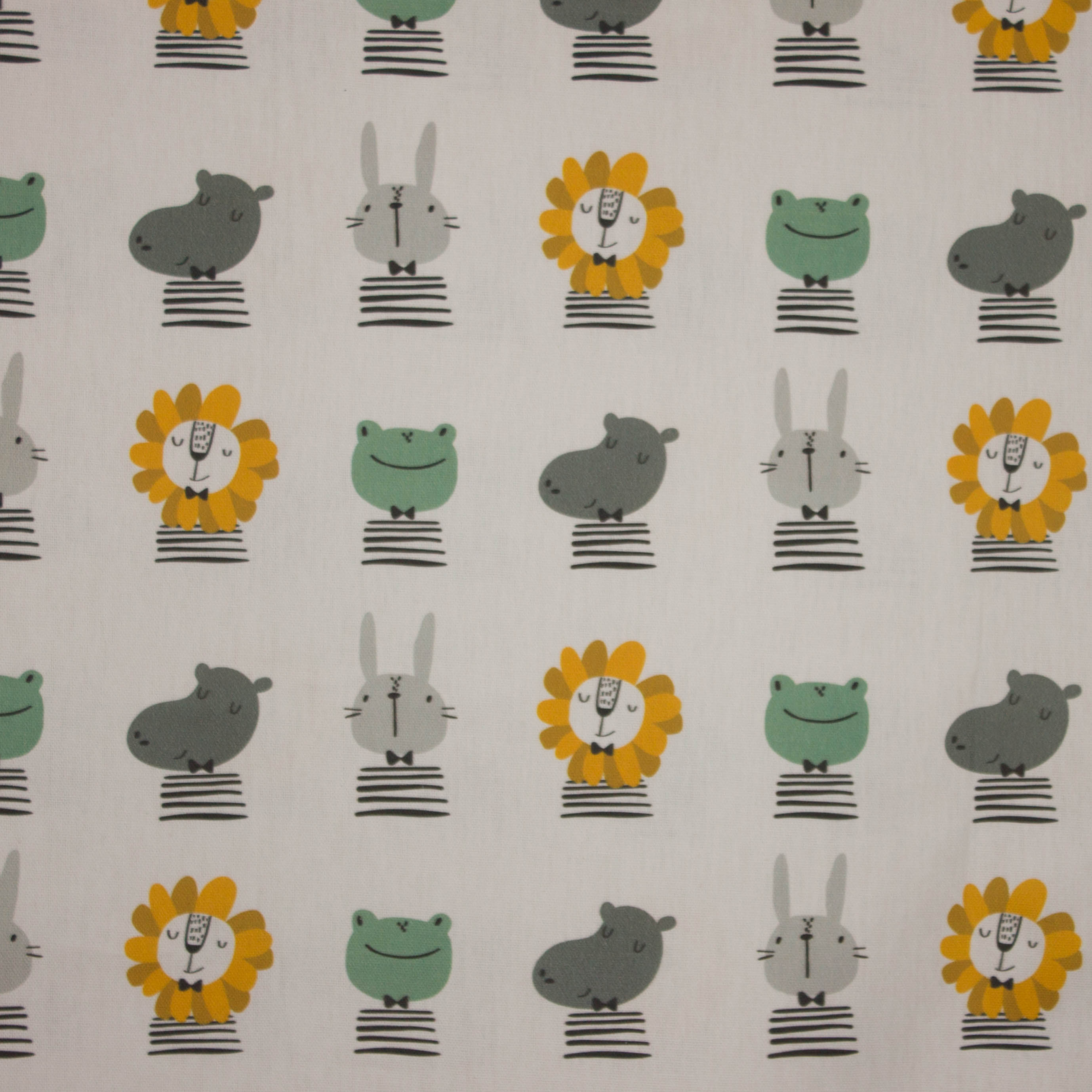 Witte canvas met dierenhoofden