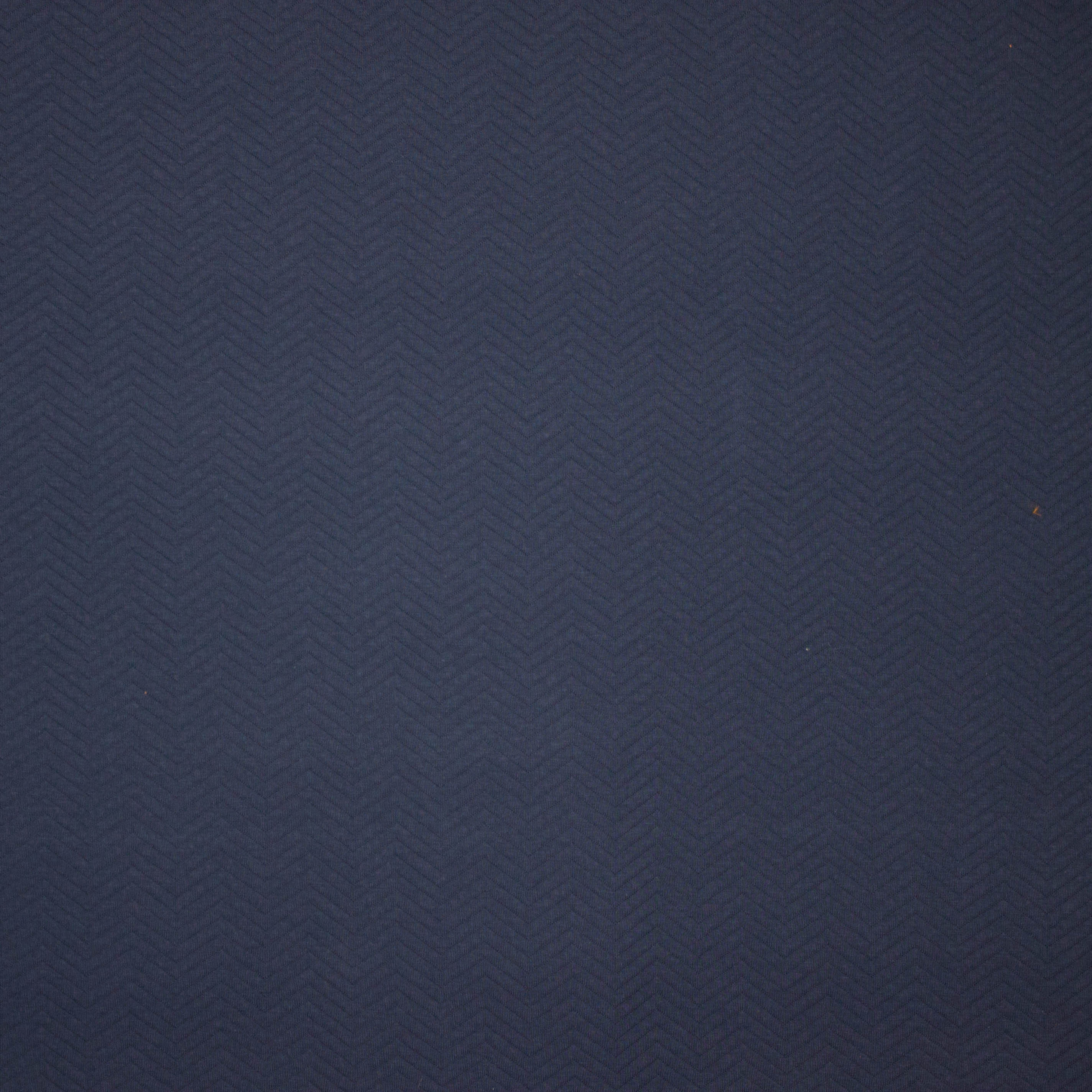 Marineblauwe organische chevron quilt 'Dark Navy' van 'Mind The Maker'