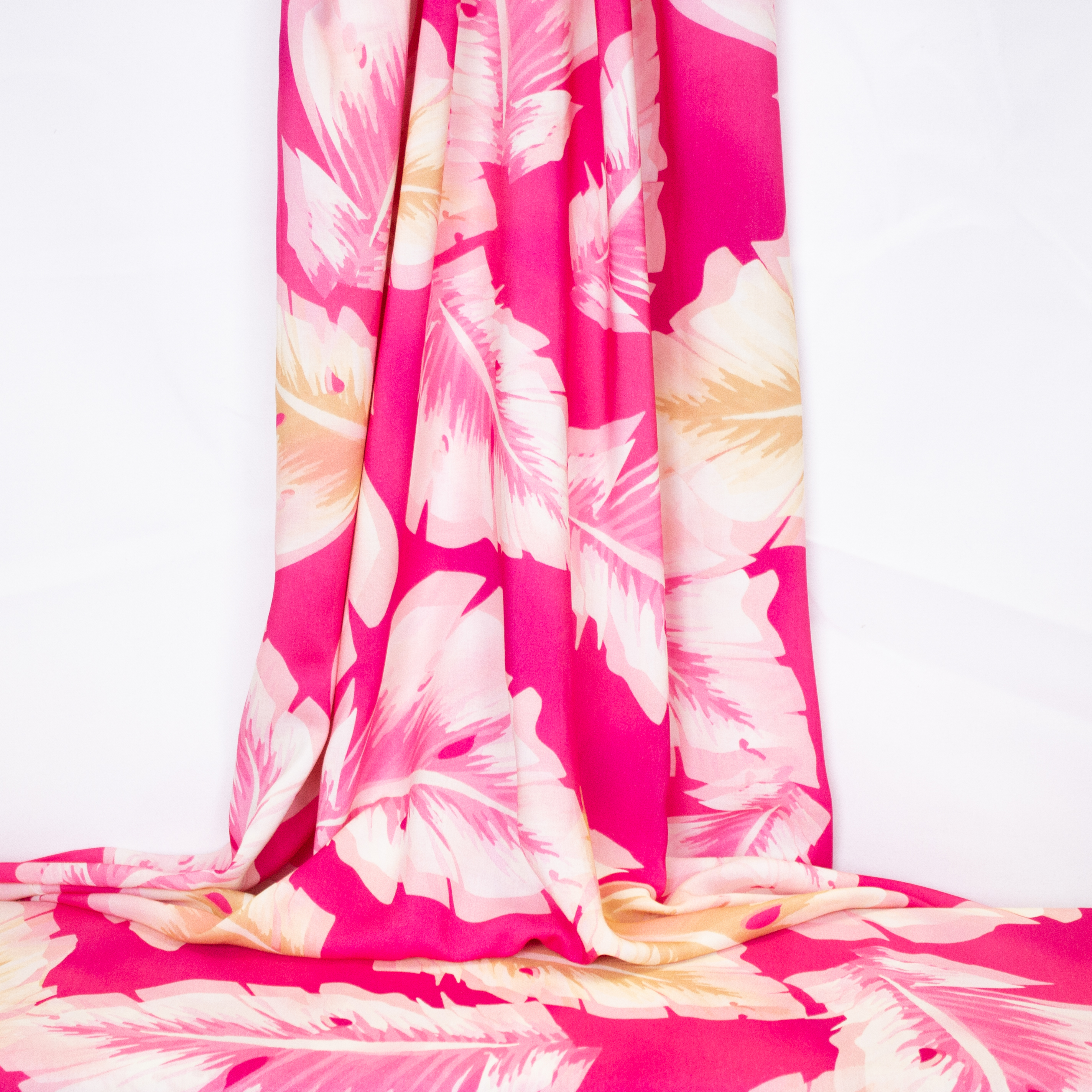 Roze viscose met bladeren