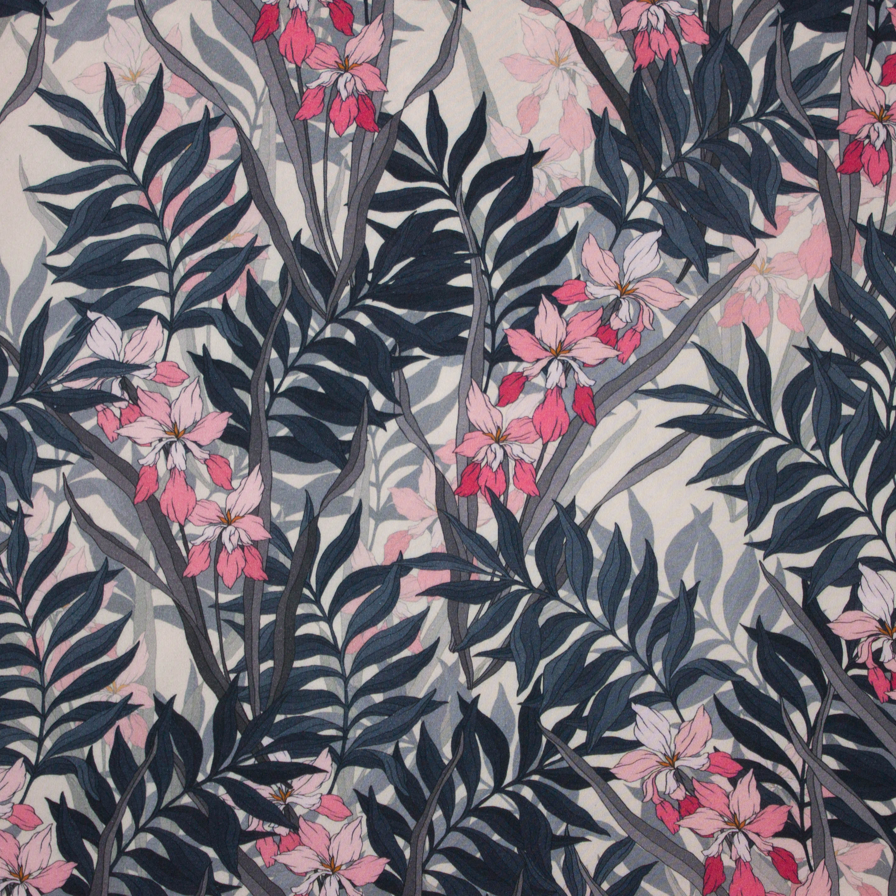 Viscose met bloemen en planten motief