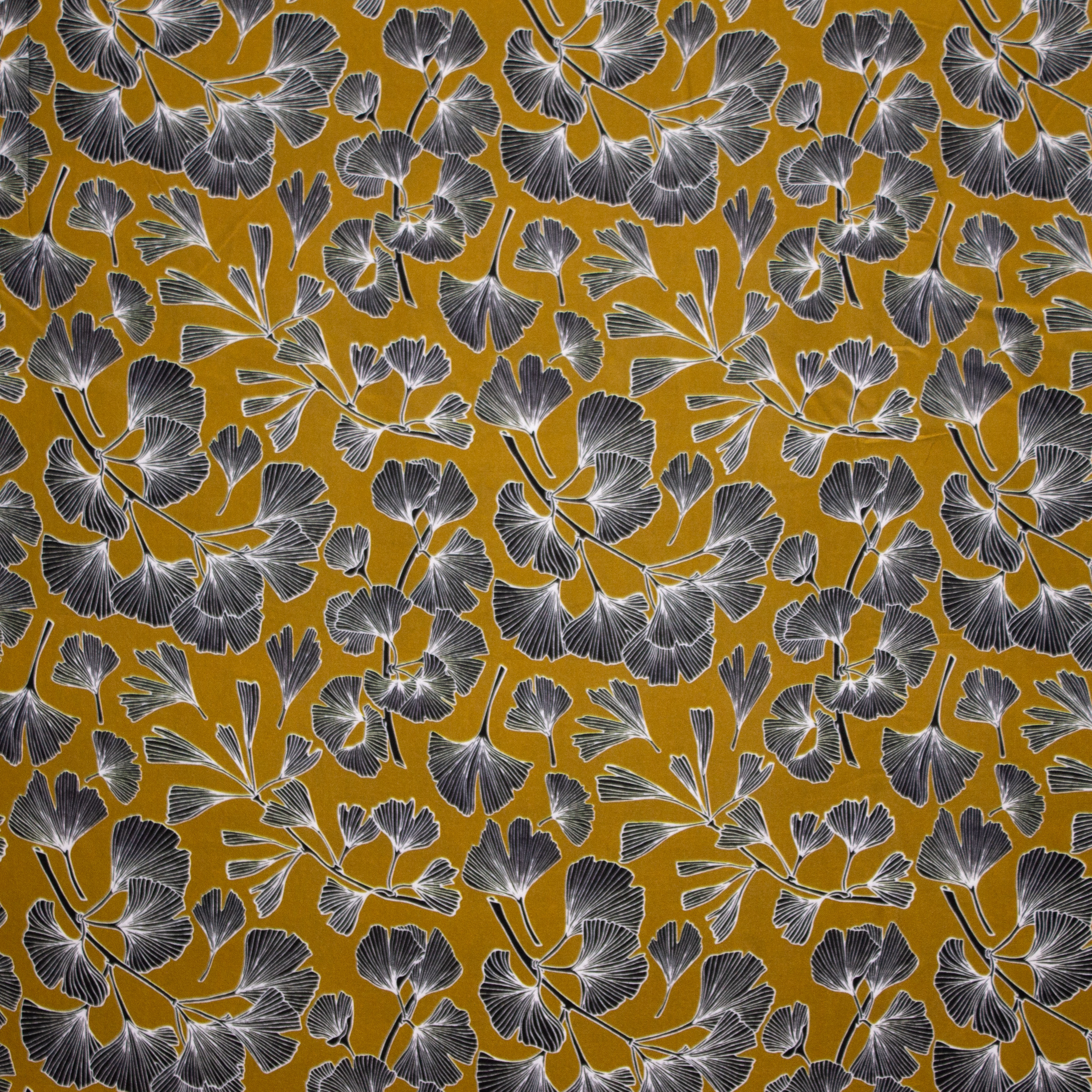 Bruine viscose met zwart / witte ginkgo bladeren